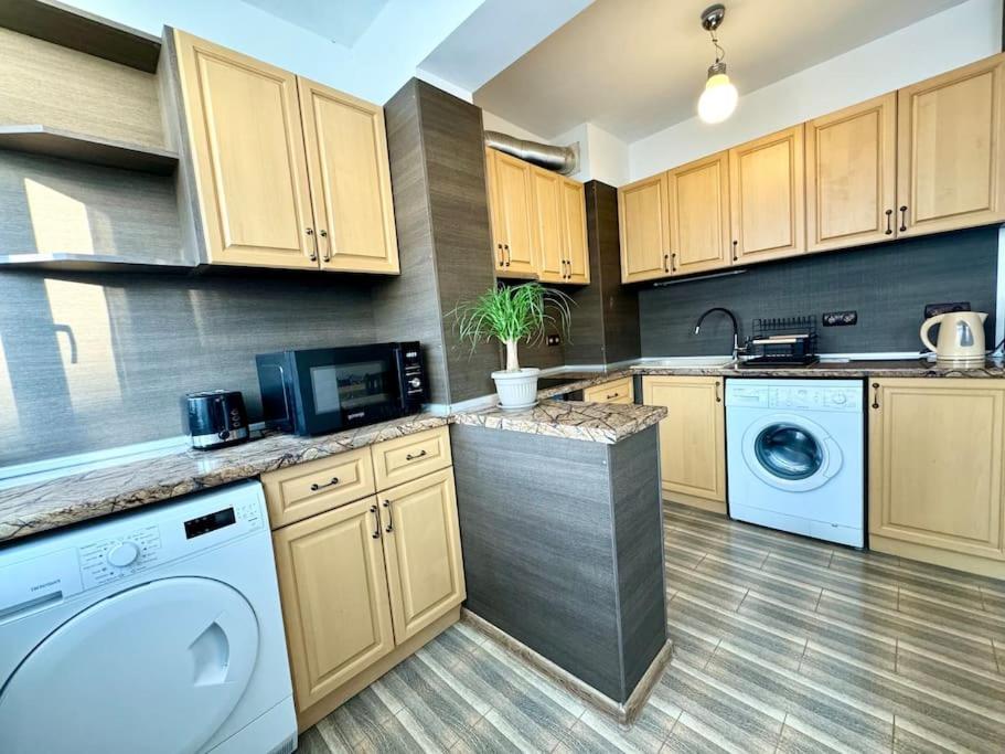 Top central apartment