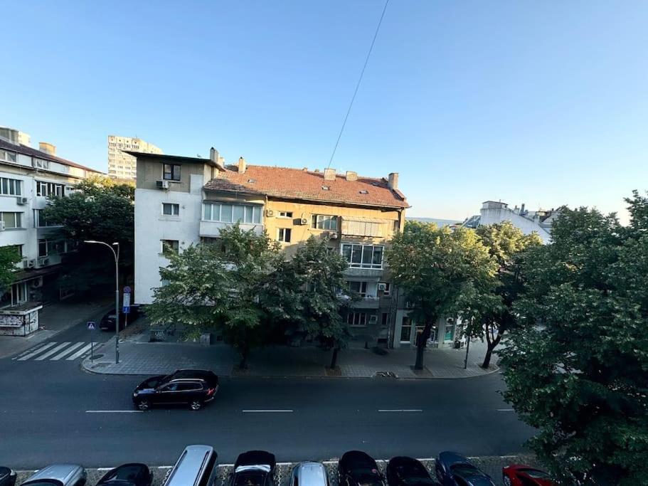 Top central apartment