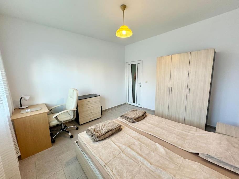 Top central apartment
