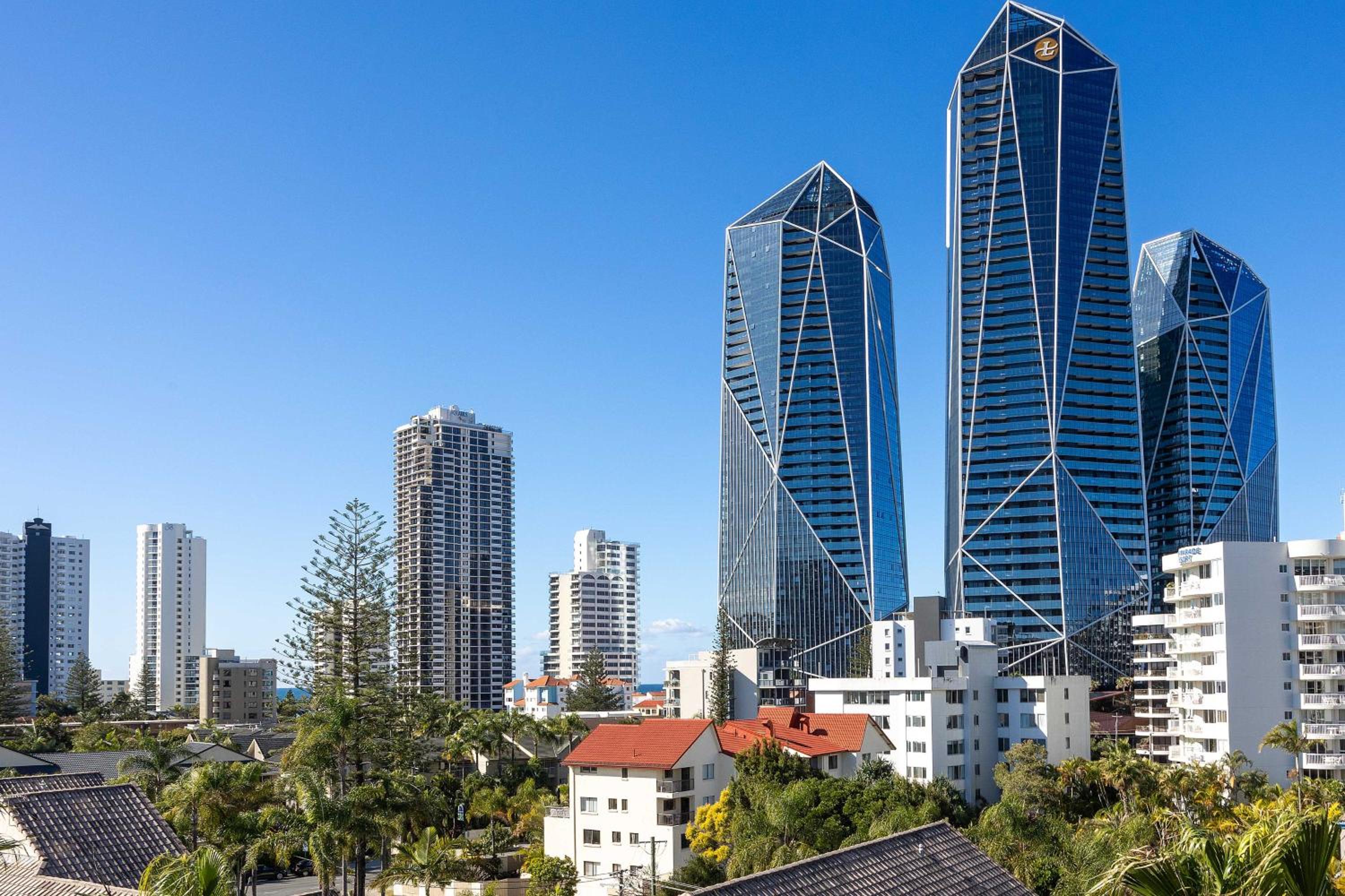 Surfers Paradise Studio, Short Walk to Beach - Hosted by Coastal Letting Co.