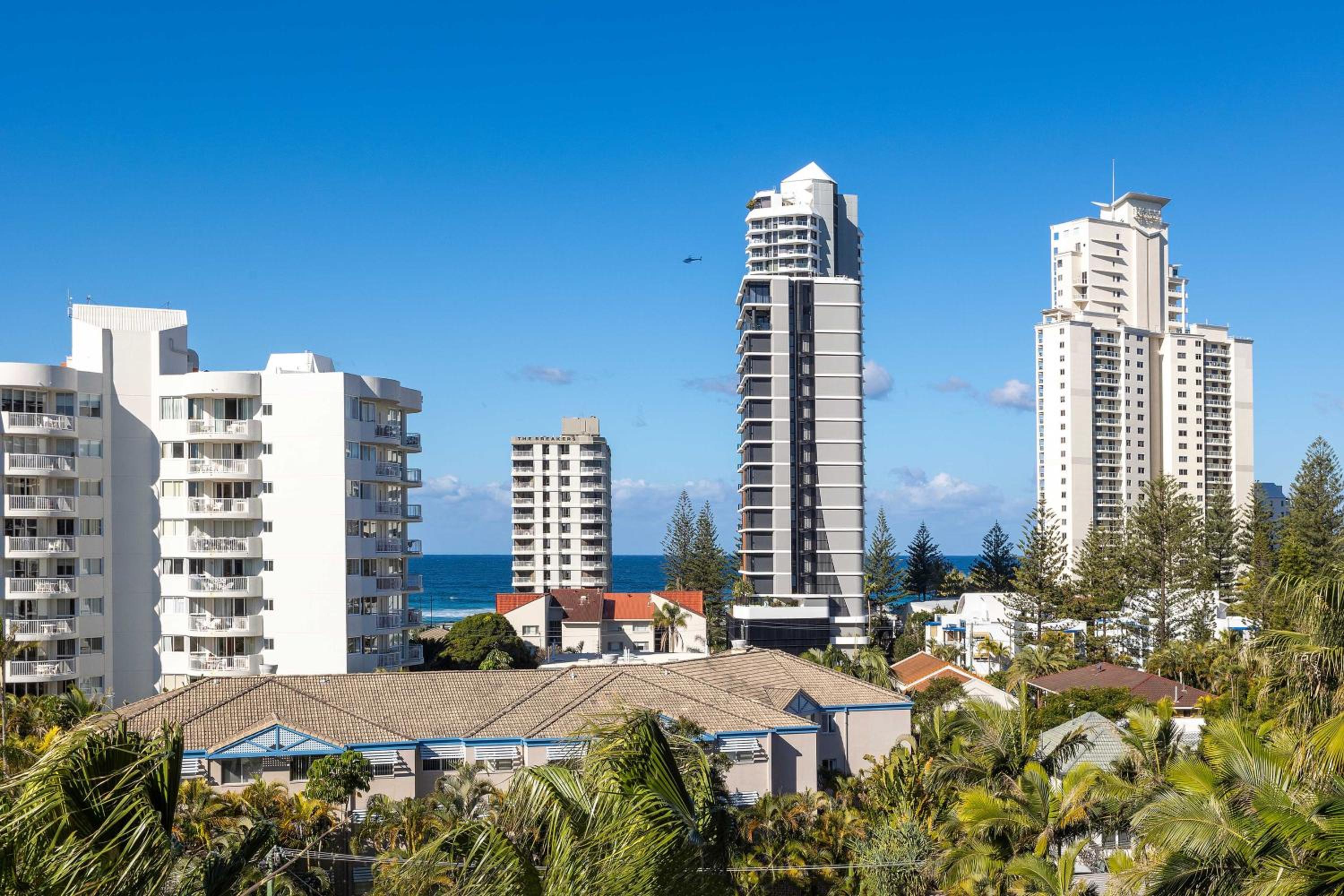 Surfers Paradise Studio, Short Walk to Beach - Hosted by Coastal Letting Co.