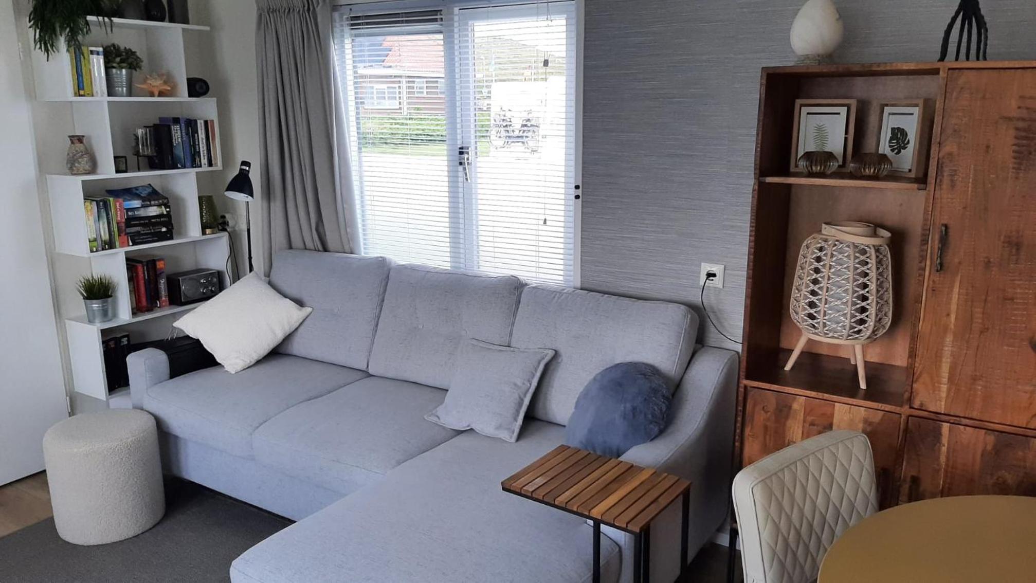 Luxe chalet met gezellige veranda 400 meter van zee view 4