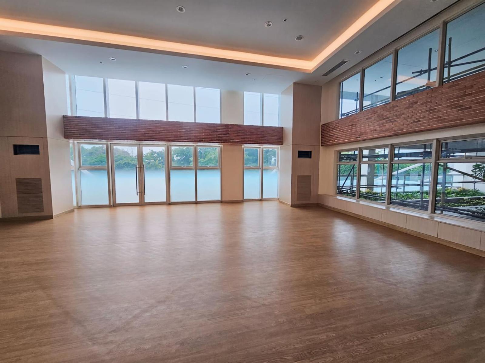 1BR McKinley, Taguig Condo - Sleeps Up To 4! view 5