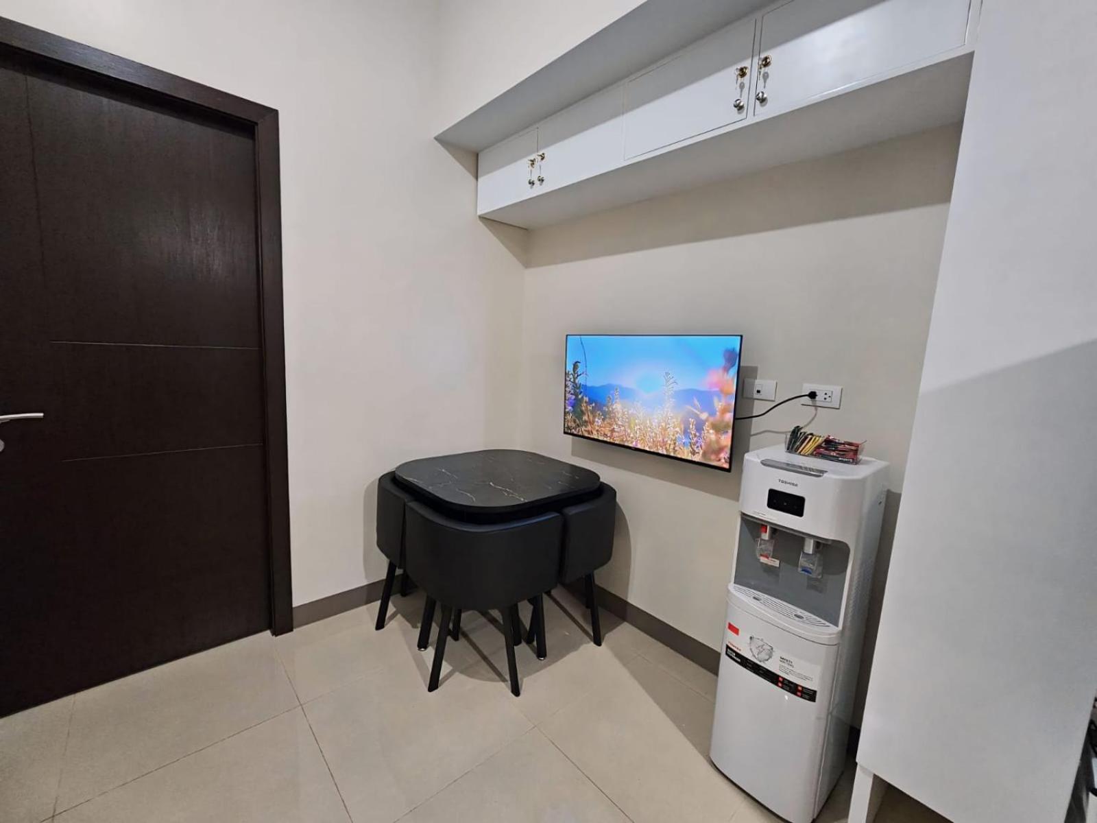 1BR McKinley, Taguig Condo - Sleeps Up To 4! view 2