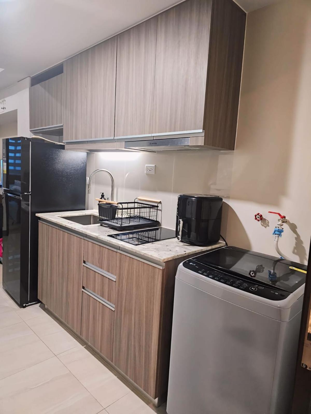 1BR McKinley, Taguig Condo - Sleeps Up To 4! view 3