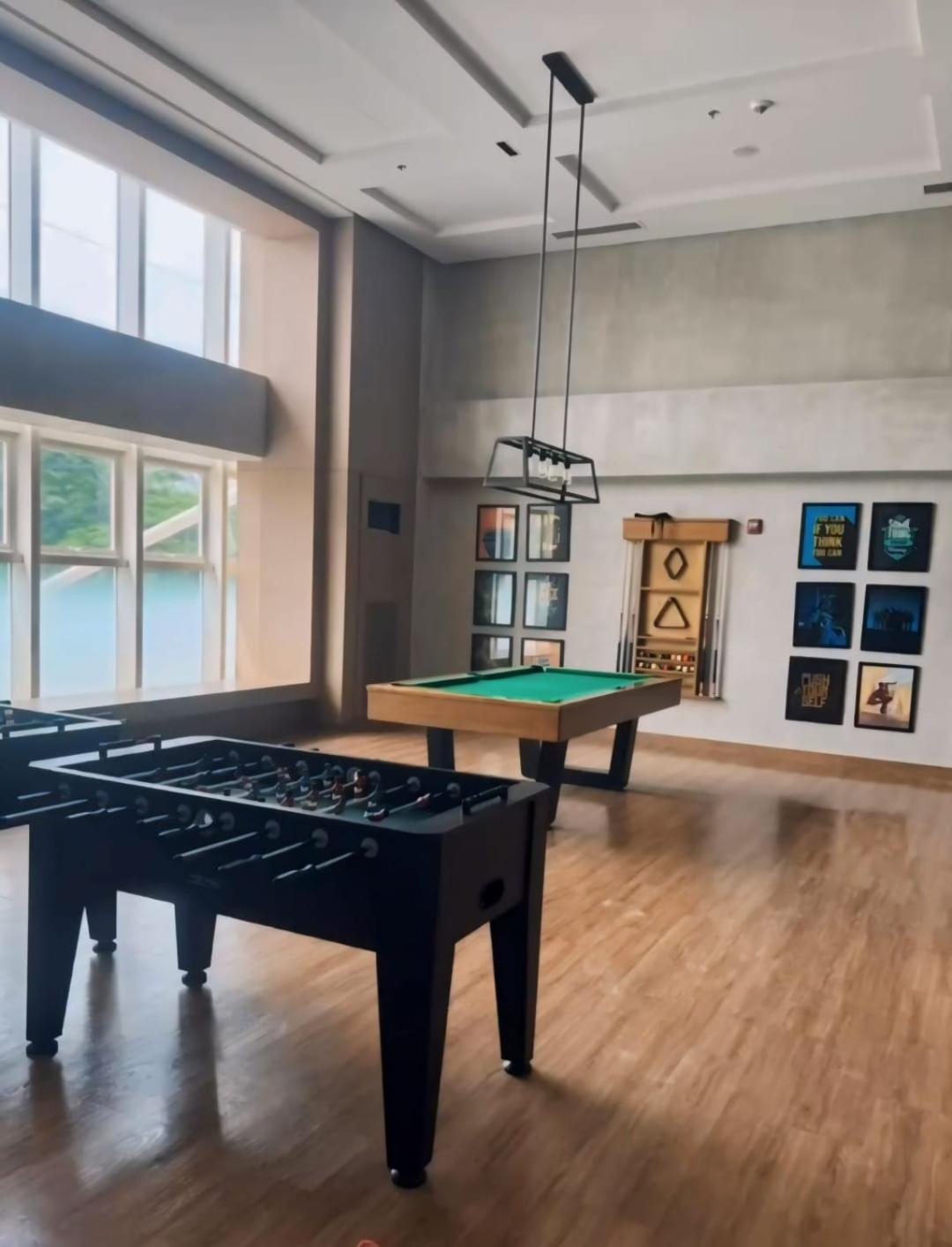 1BR McKinley, Taguig Condo - Sleeps Up To 4! view 4