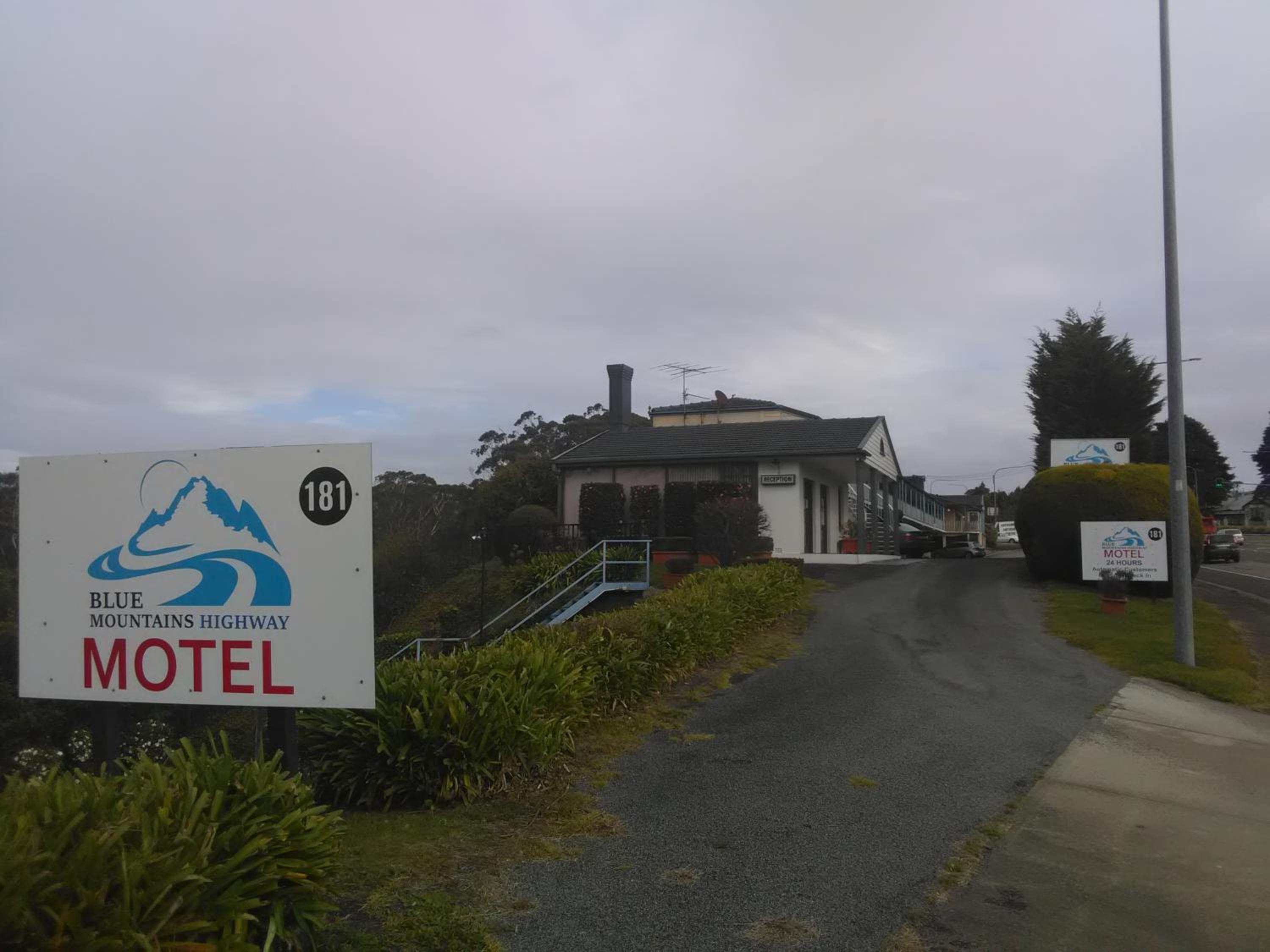 Hotel Blue Mountains Highway Motel - Image 1