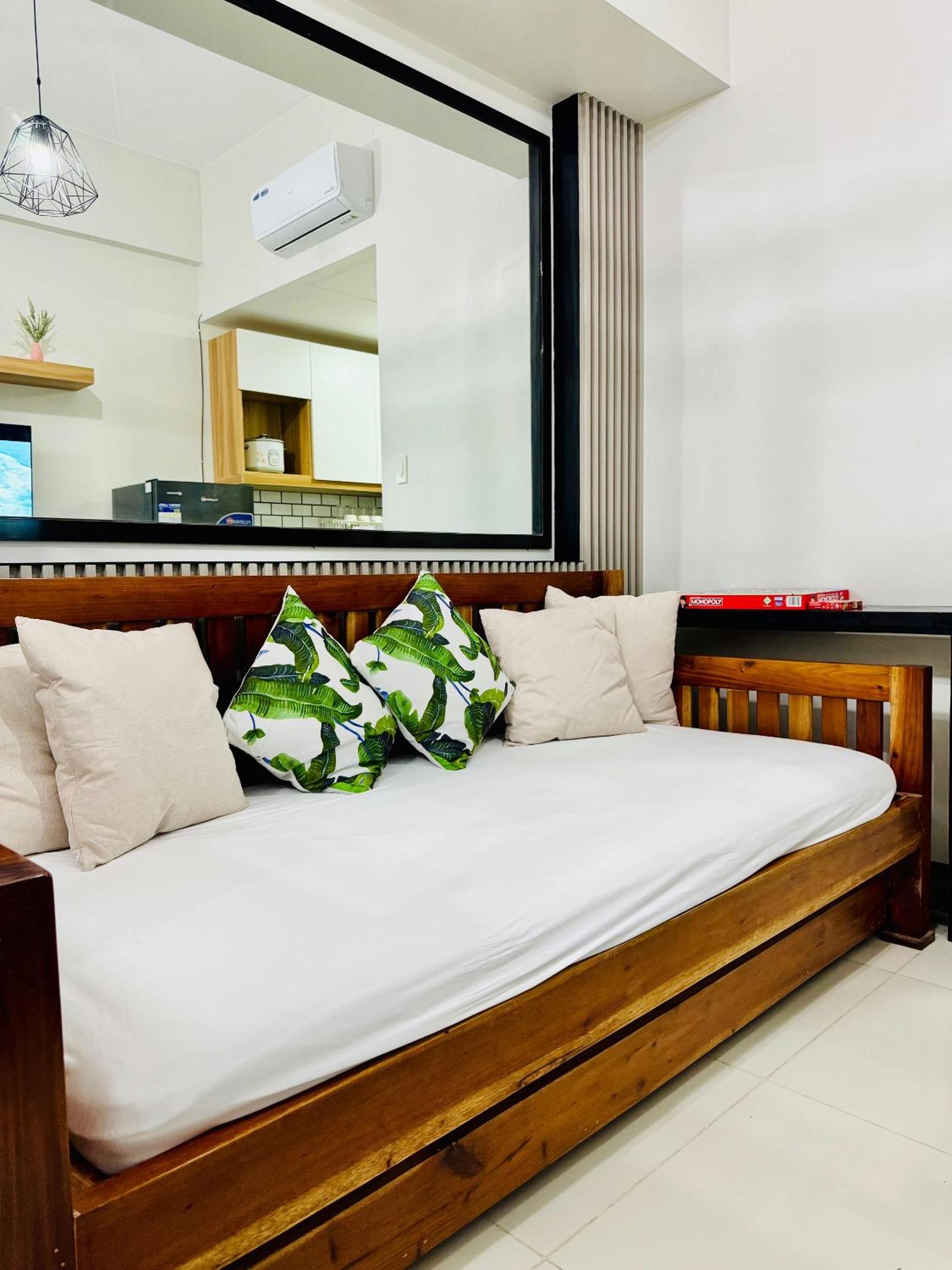 Aiya's Cozy Staycation in Tagaytay SMDC Wind