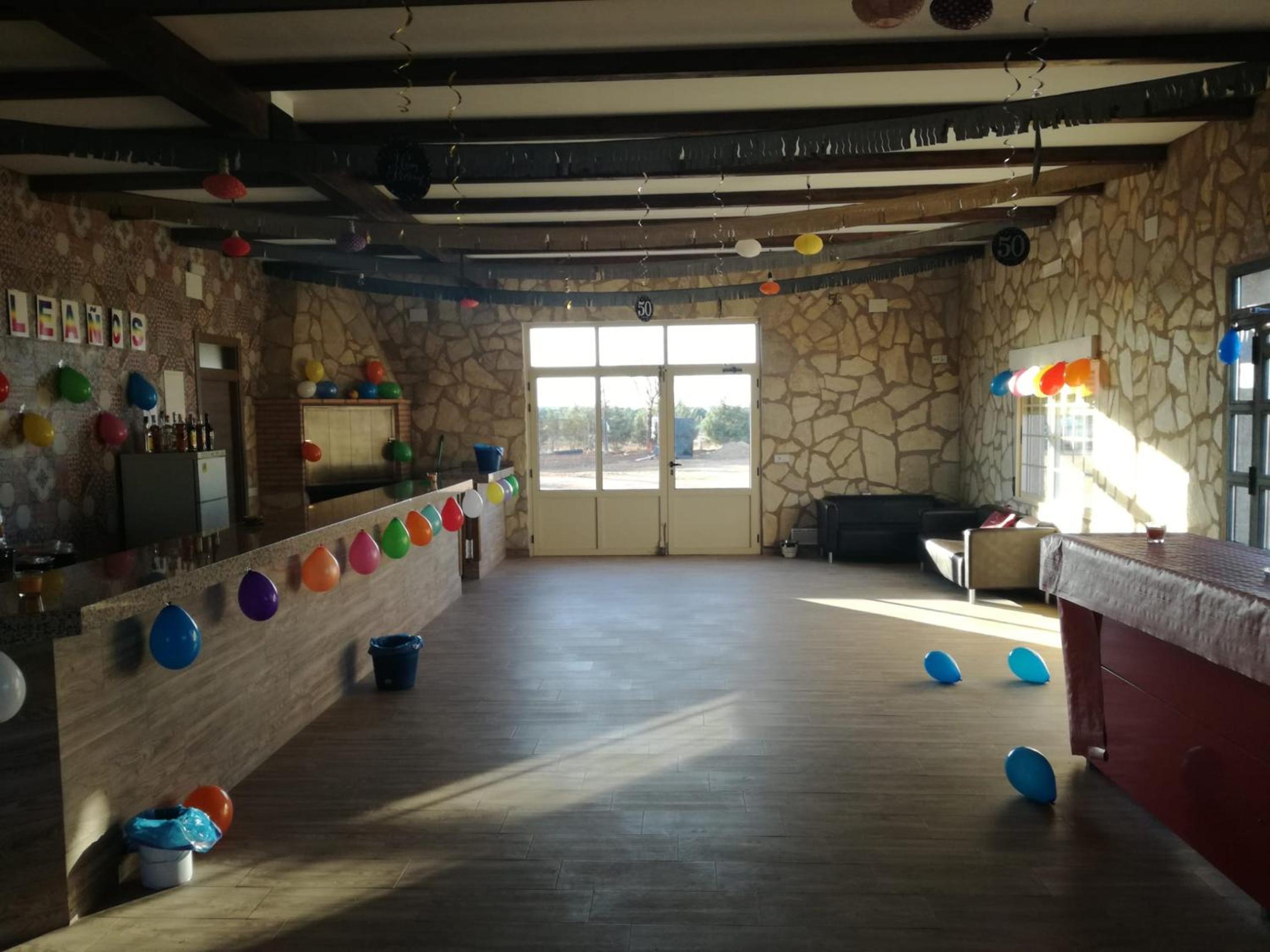 Spacious Apartment in Villarrobledo with Shared Pool