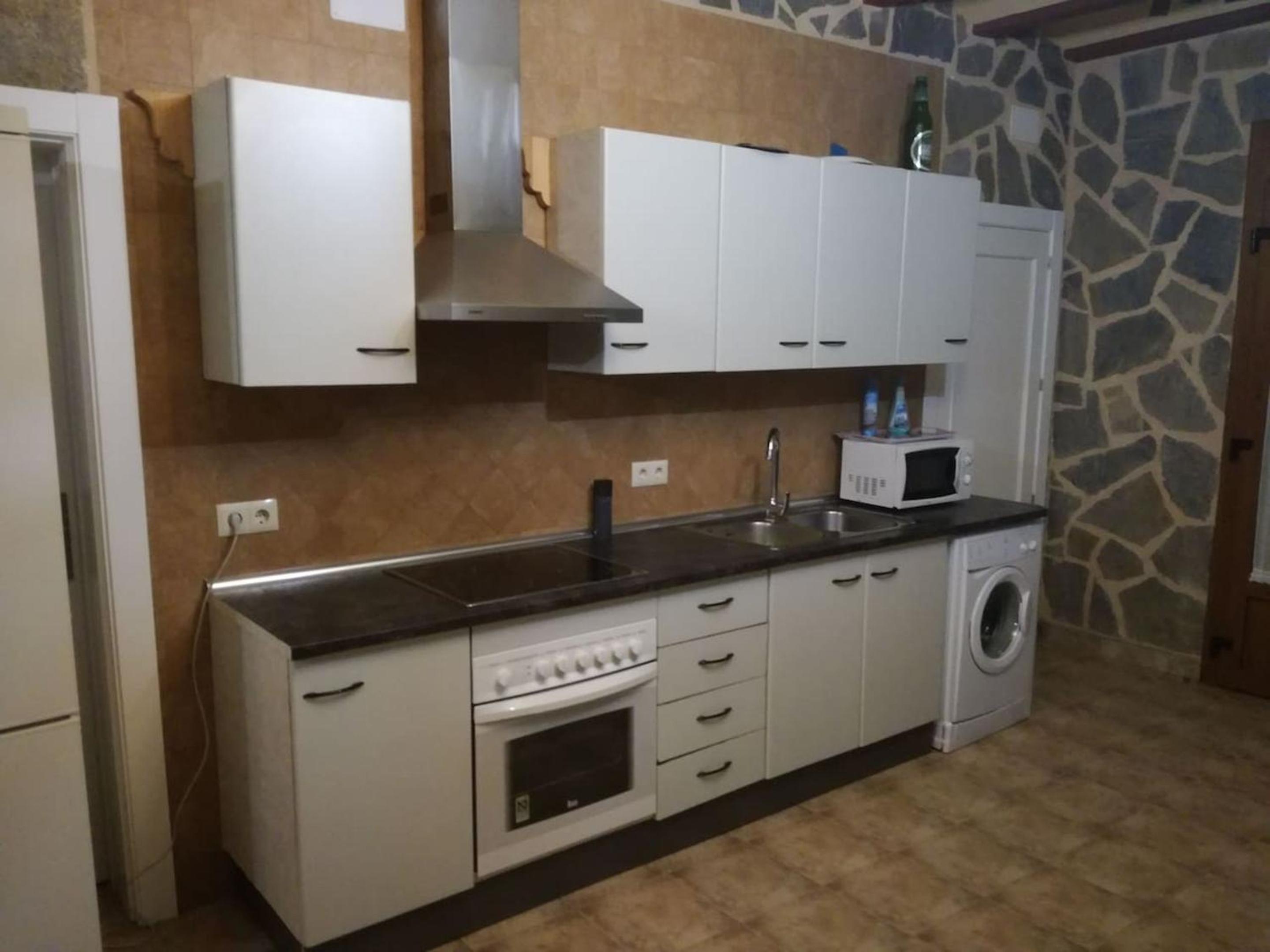 Spacious Apartment in Villarrobledo with Shared Pool