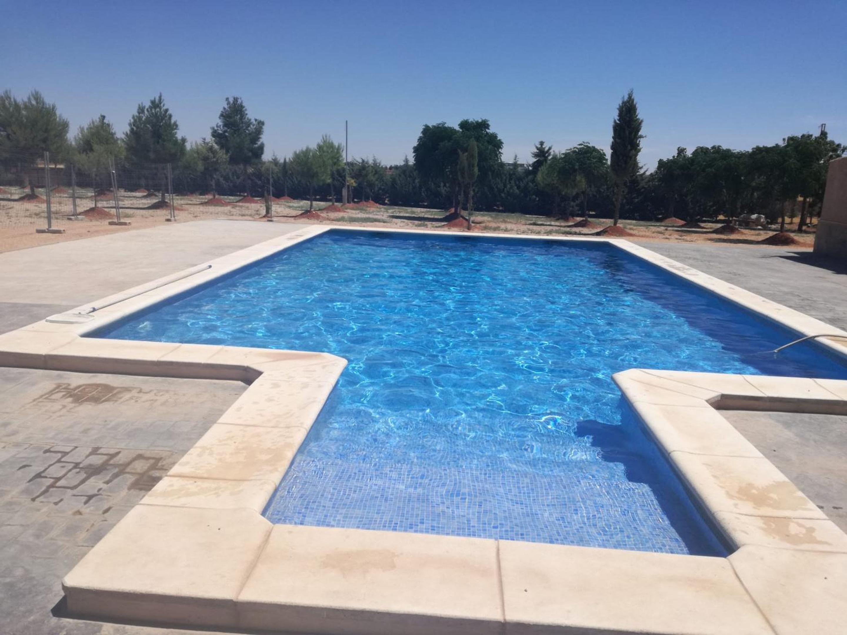 Spacious Apartment in Villarrobledo with Shared Pool