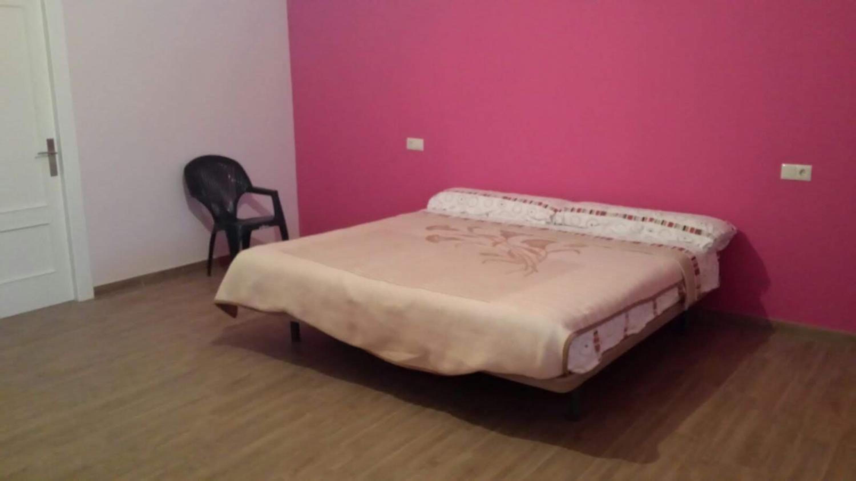 Spacious Apartment in Villarrobledo with Shared Pool