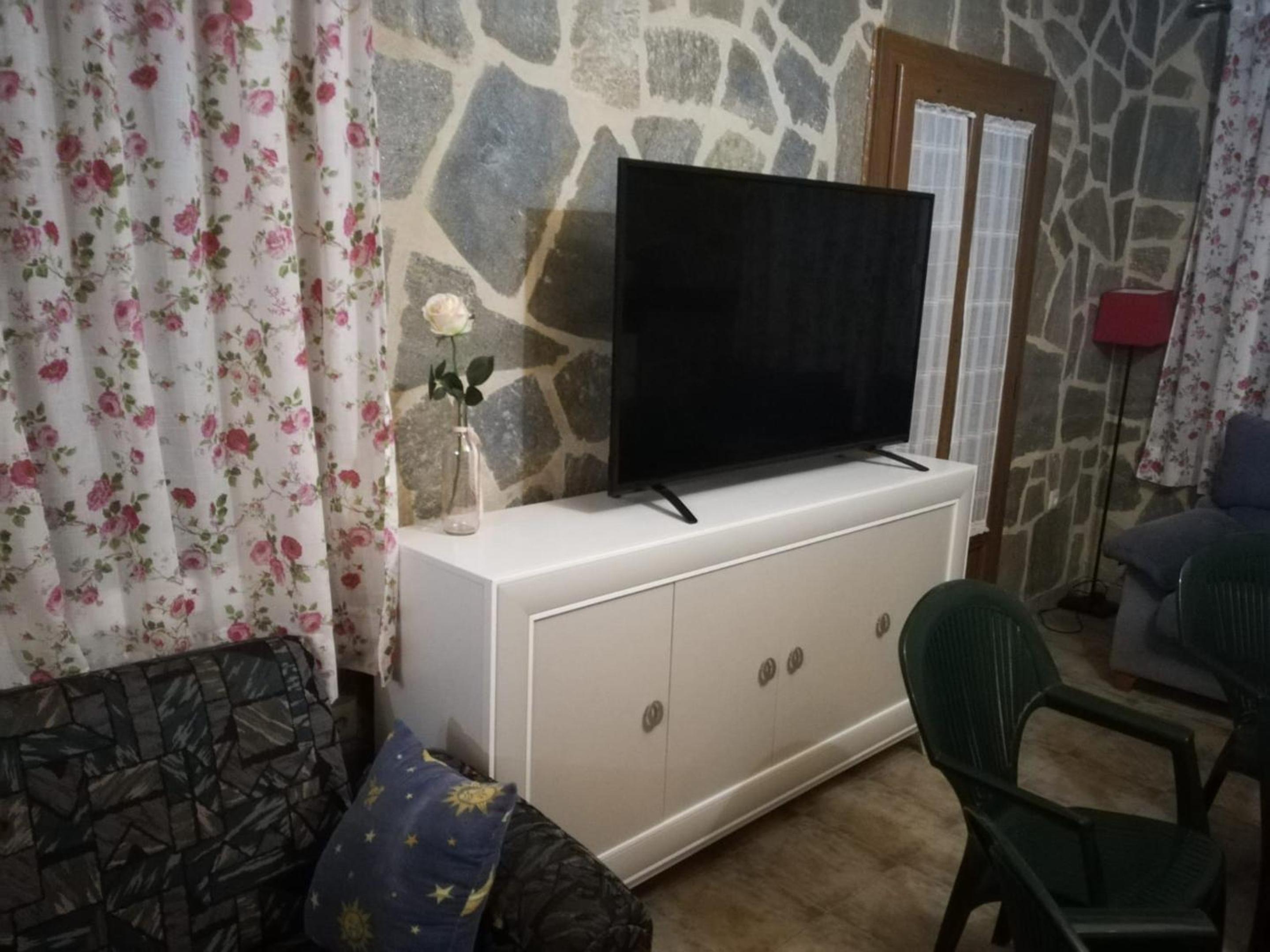Spacious Apartment in Villarrobledo with Shared Pool