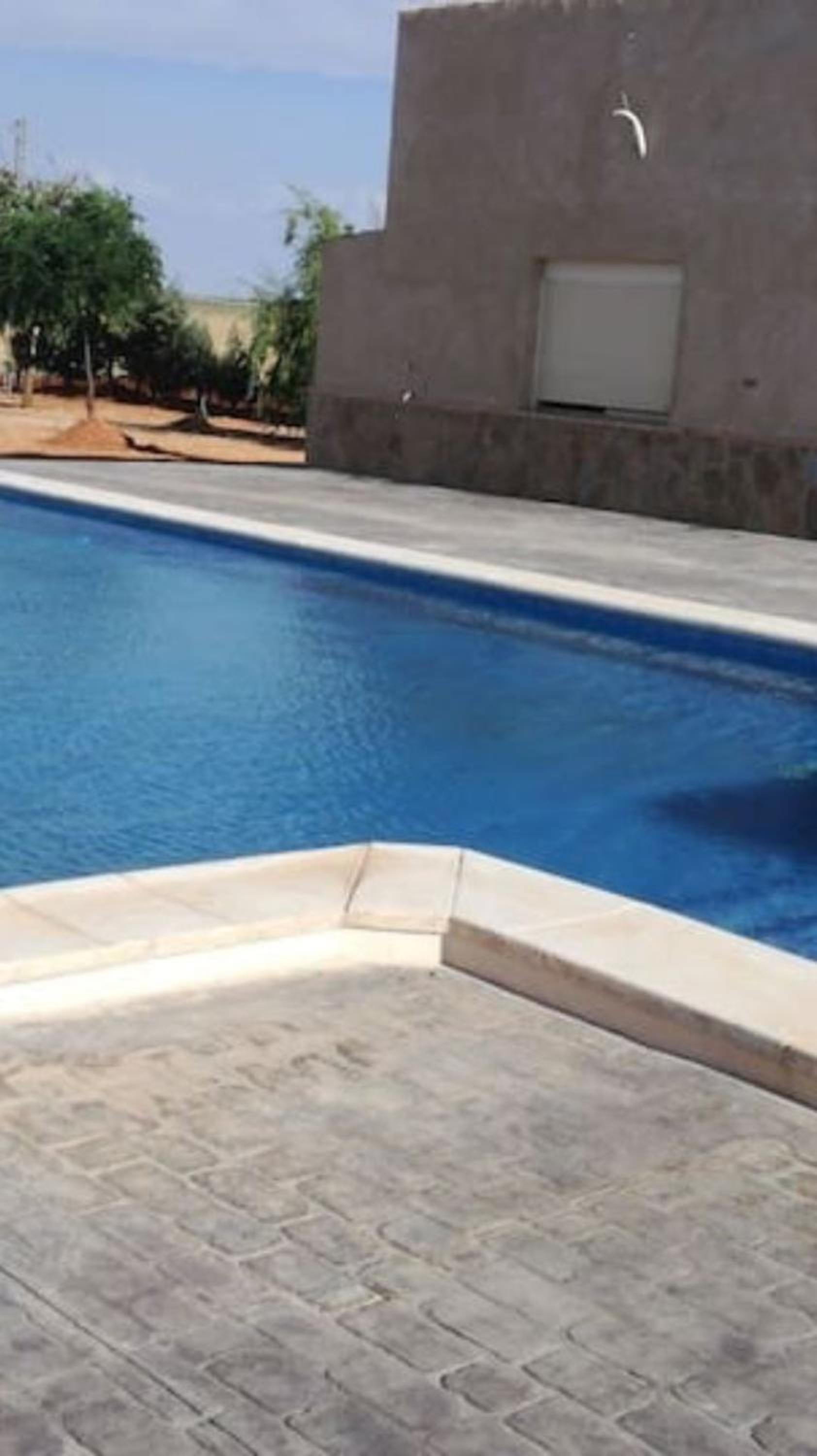 Spacious Apartment in Villarrobledo with Shared Pool