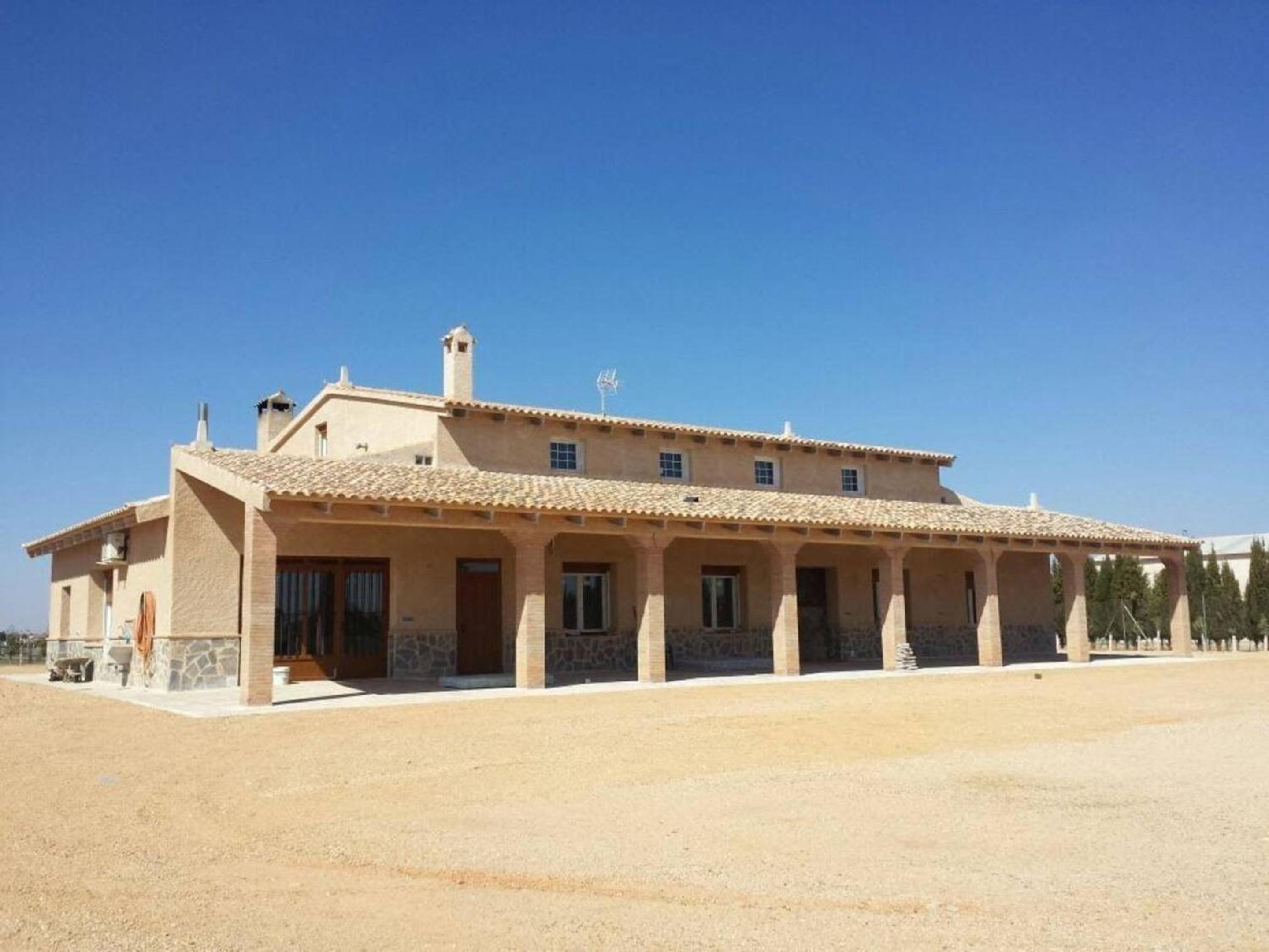 Spacious Apartment in Villarrobledo with Shared Pool