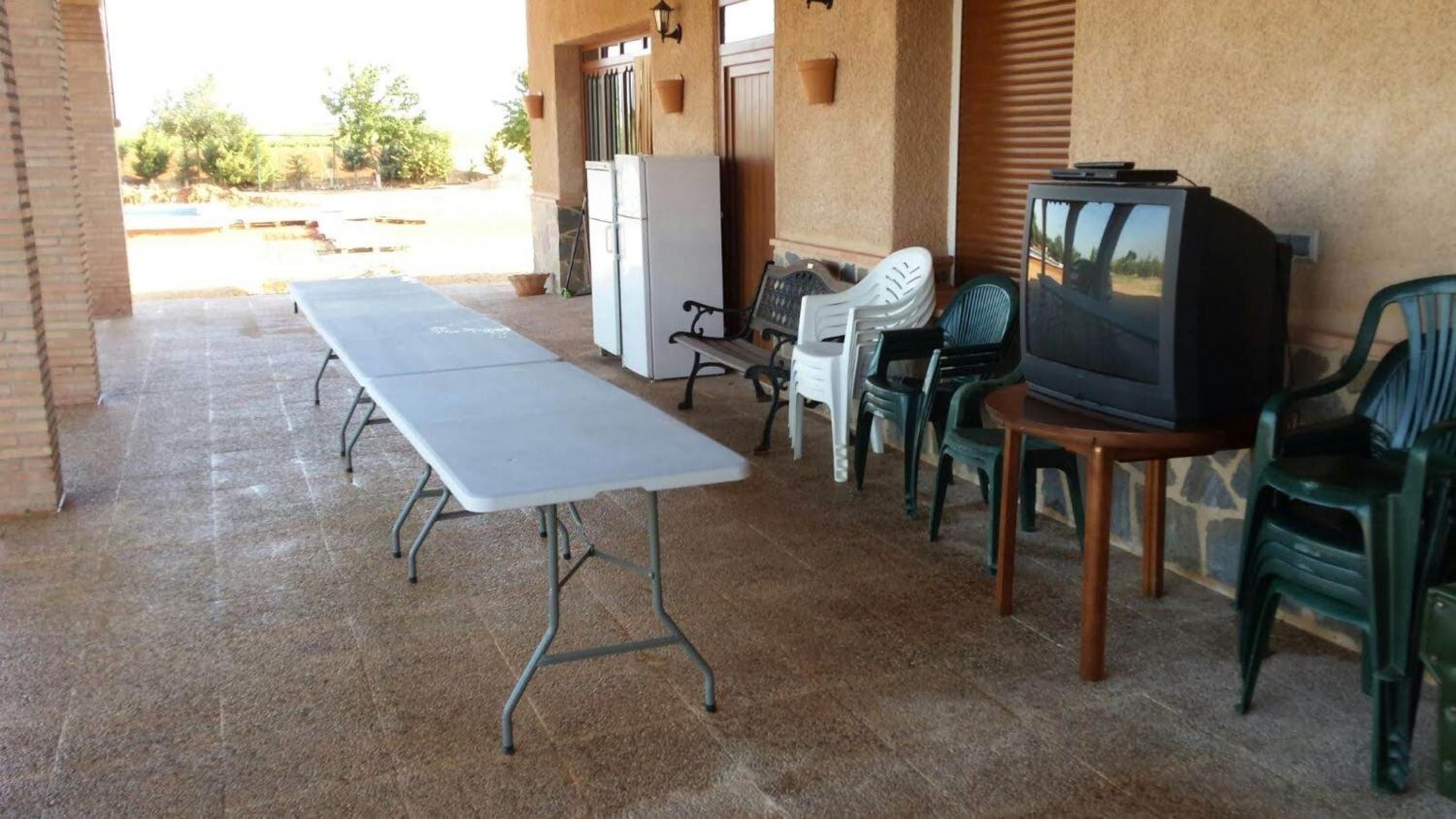 Spacious Apartment in Villarrobledo with Shared Pool