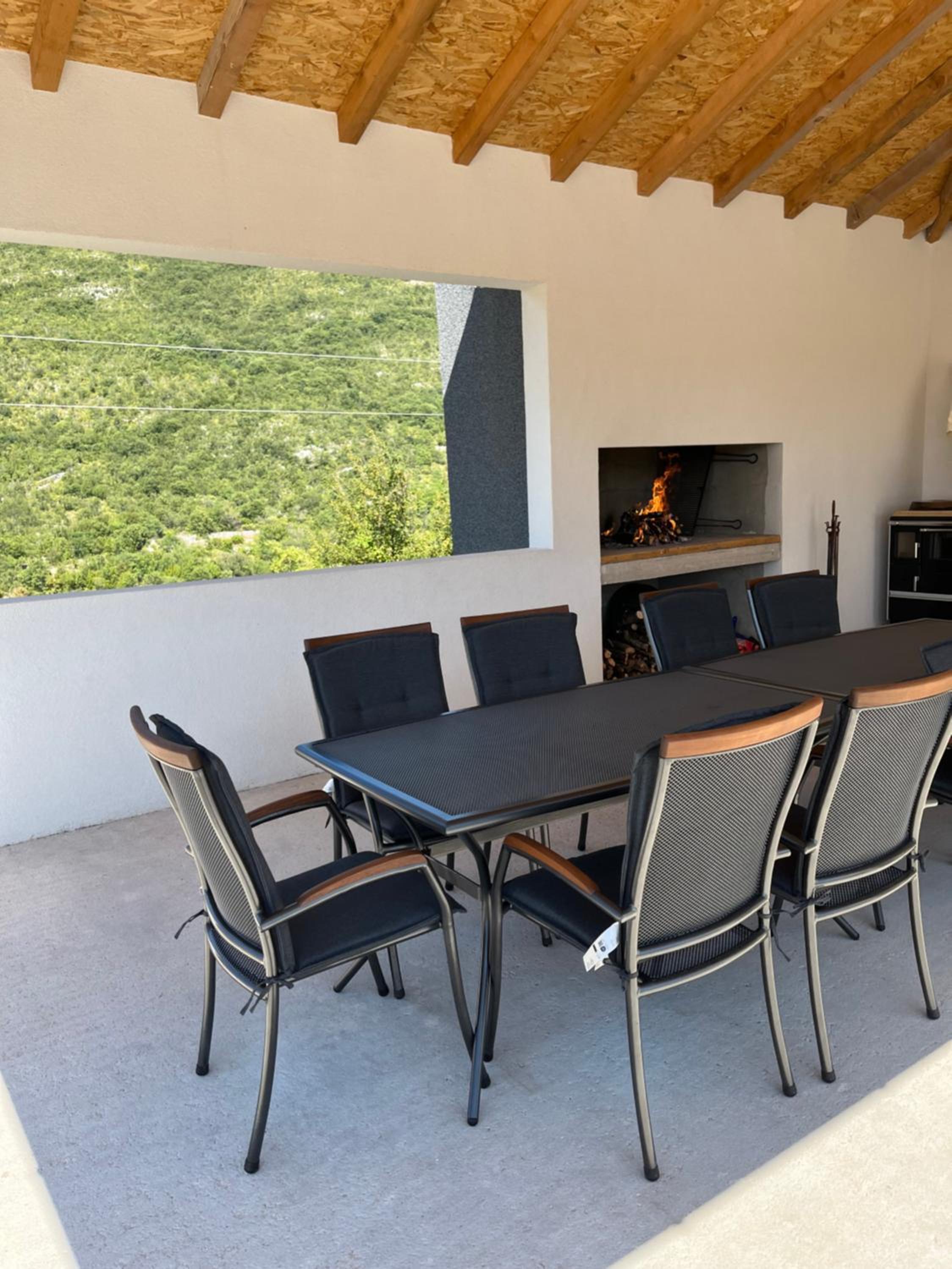 Vila Agape with a pool, football and tennis court