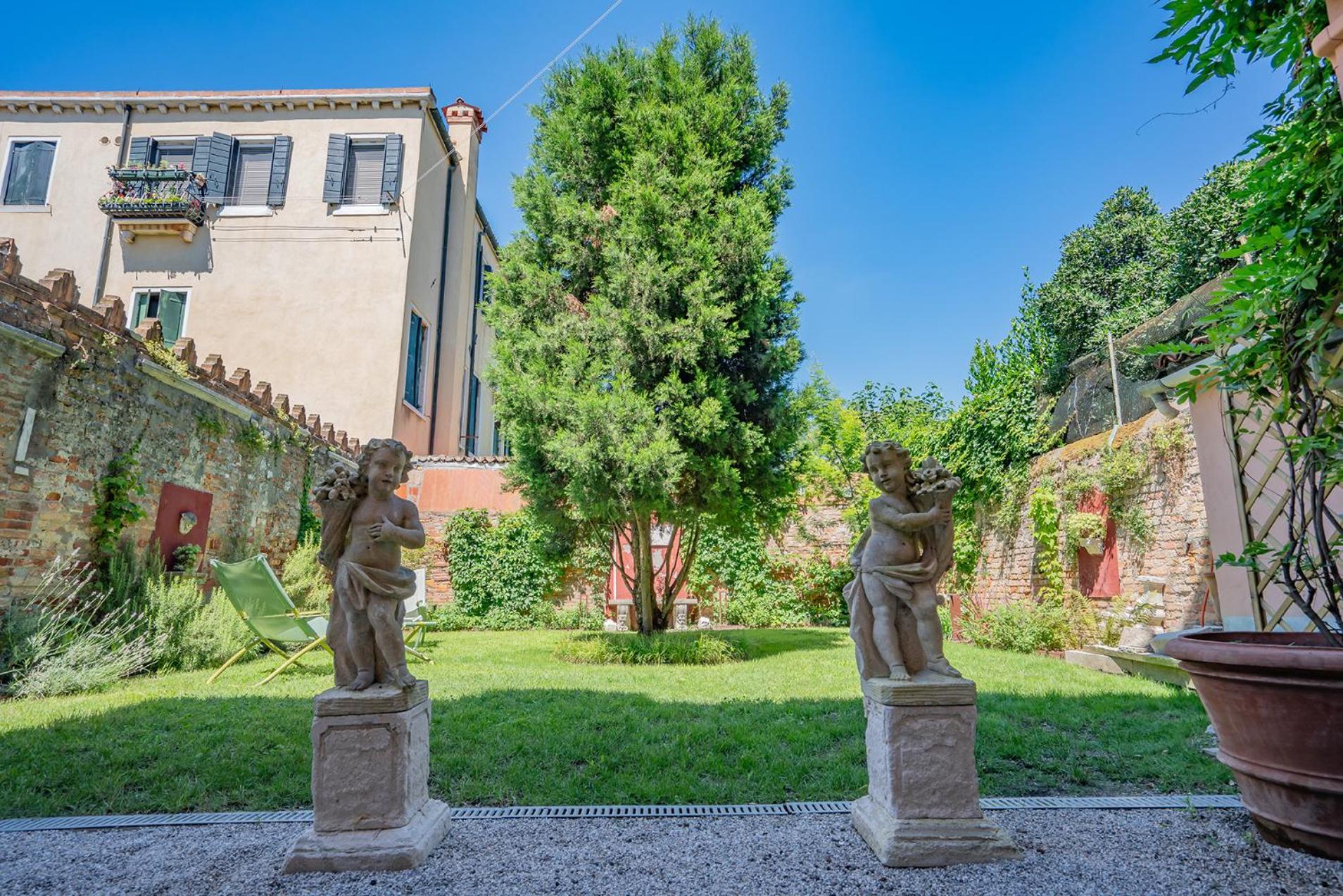 Casa della Sensa 1 Garden & Canal View