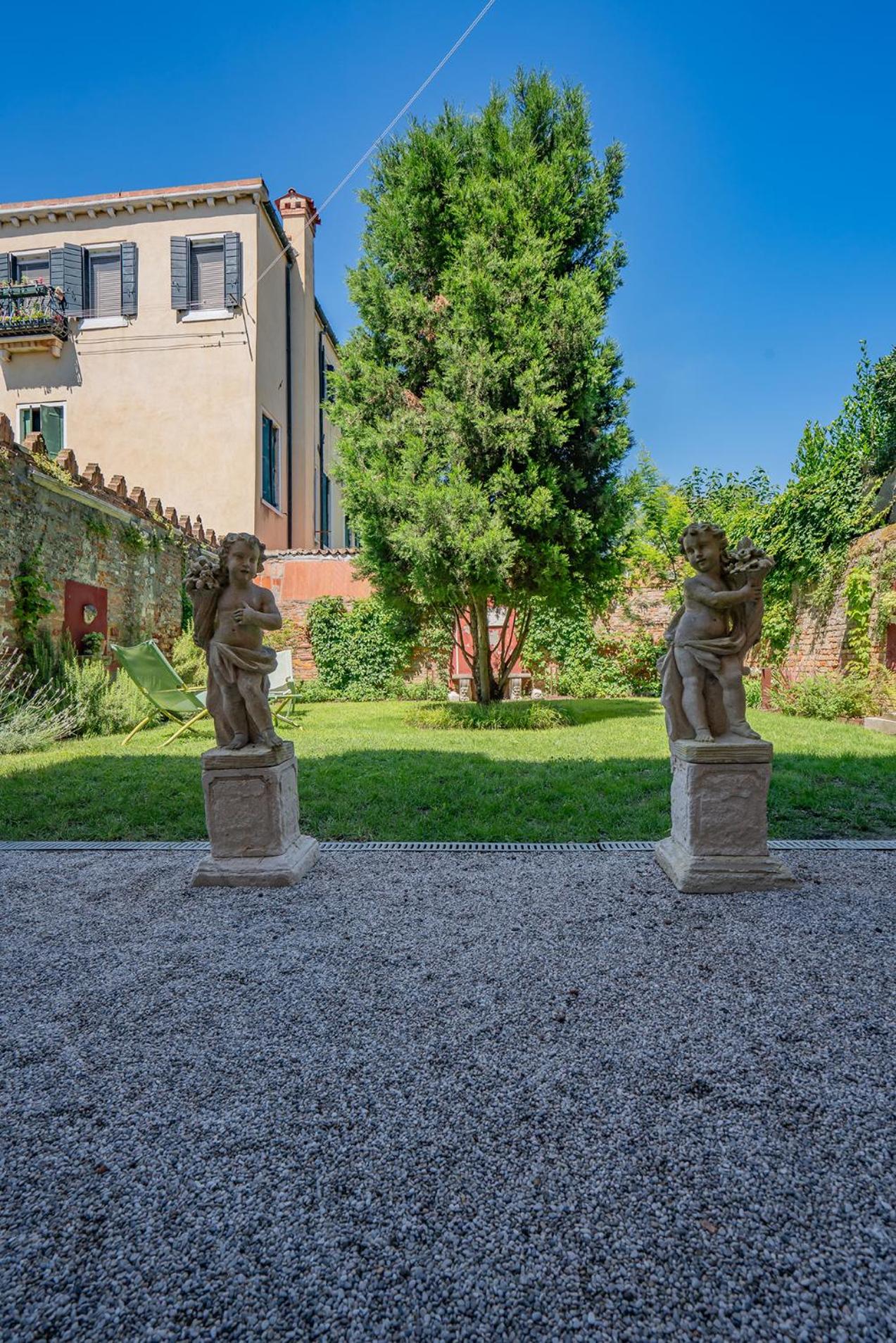 Casa della Sensa 1 Garden & Canal View