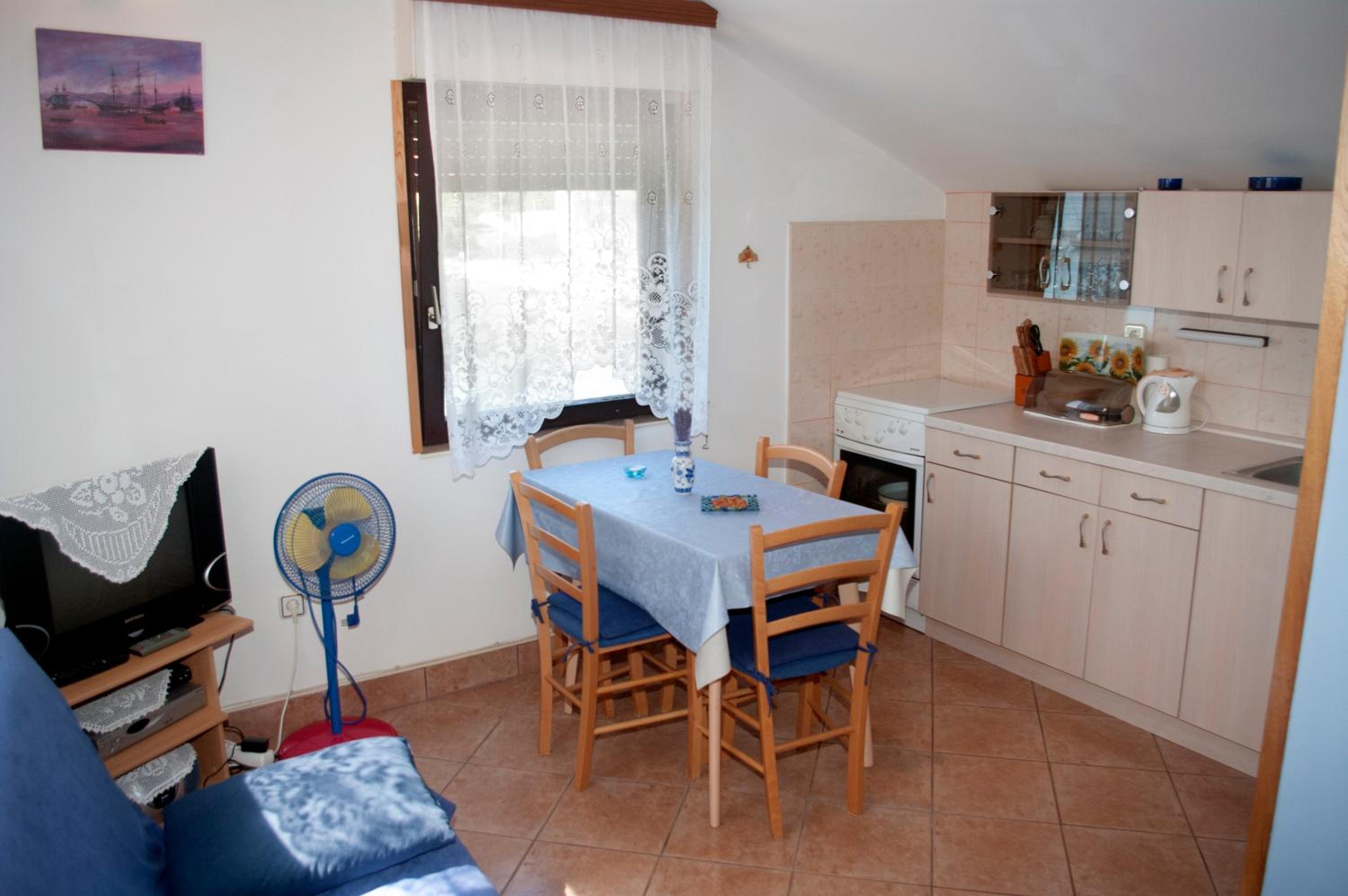 Sea View Apartment in Prvić Luka, 46m², Terrace