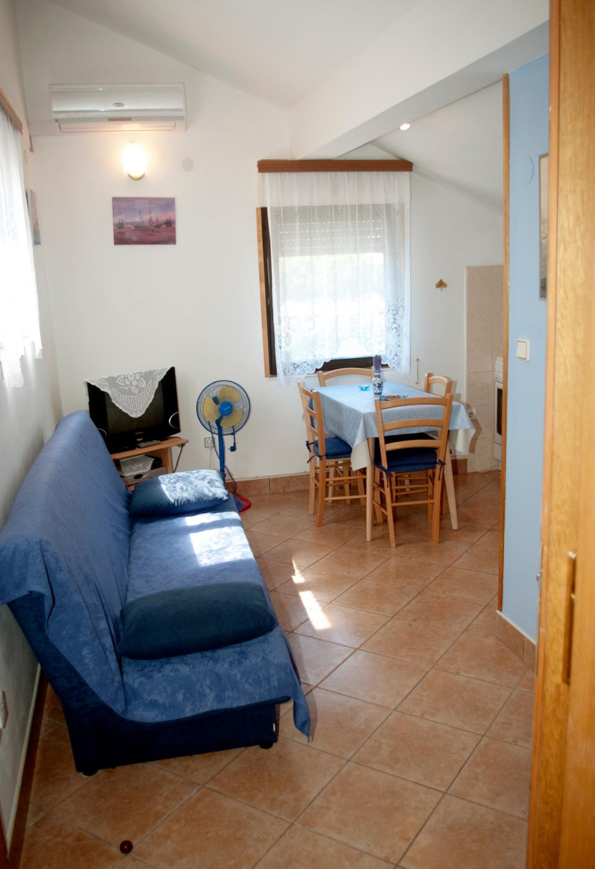 Sea View Apartment in Prvić Luka, 46m², Terrace
