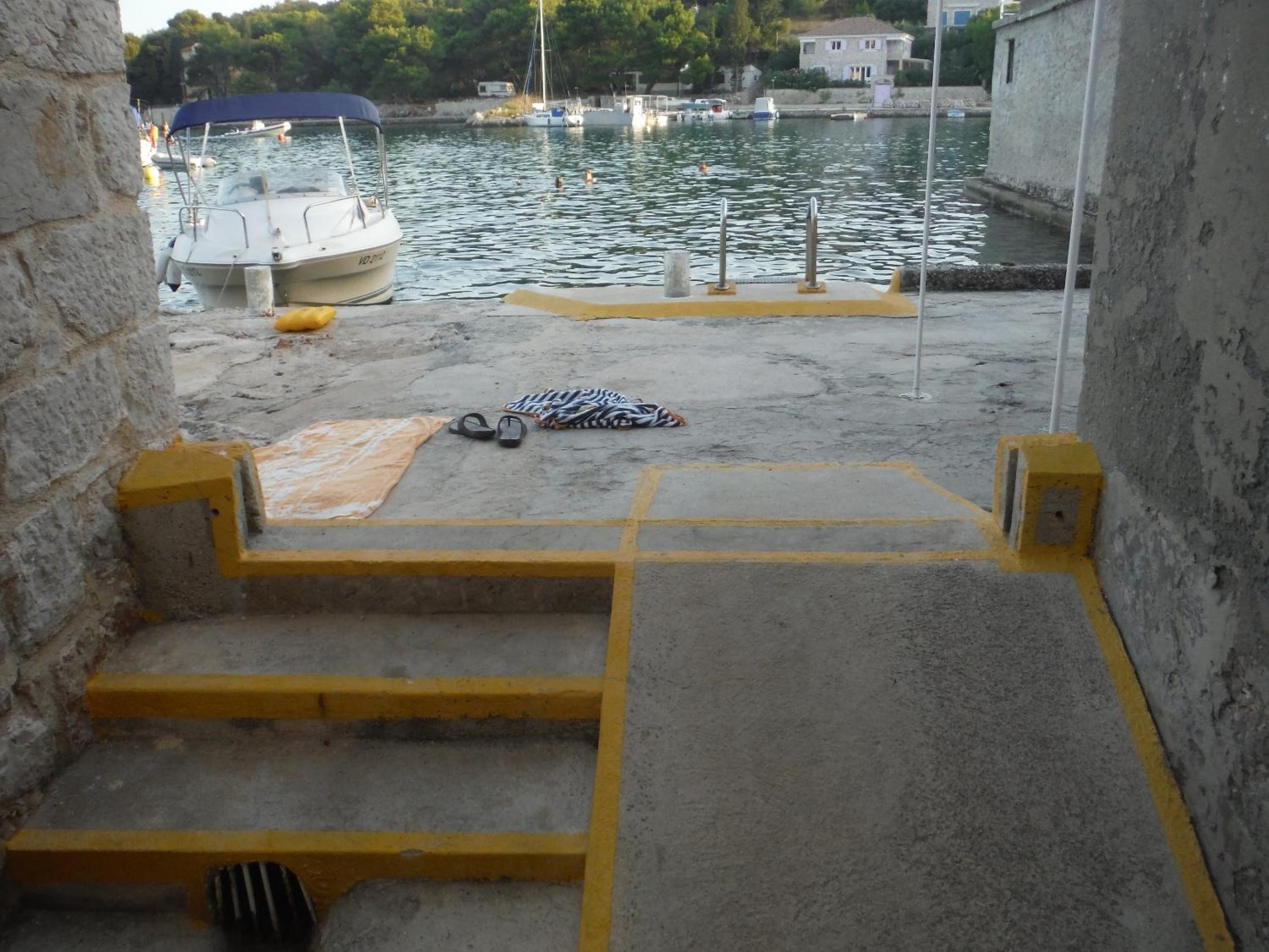 Sea View Apartment in Prvić Luka, 46m², Terrace