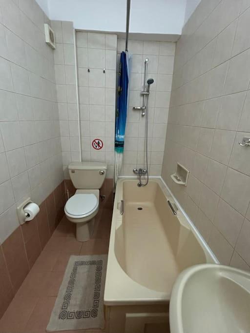 Seaview apartment with garden & pool