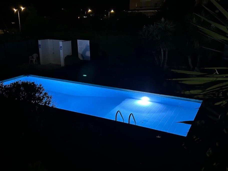 Seaview apartment with garden & pool