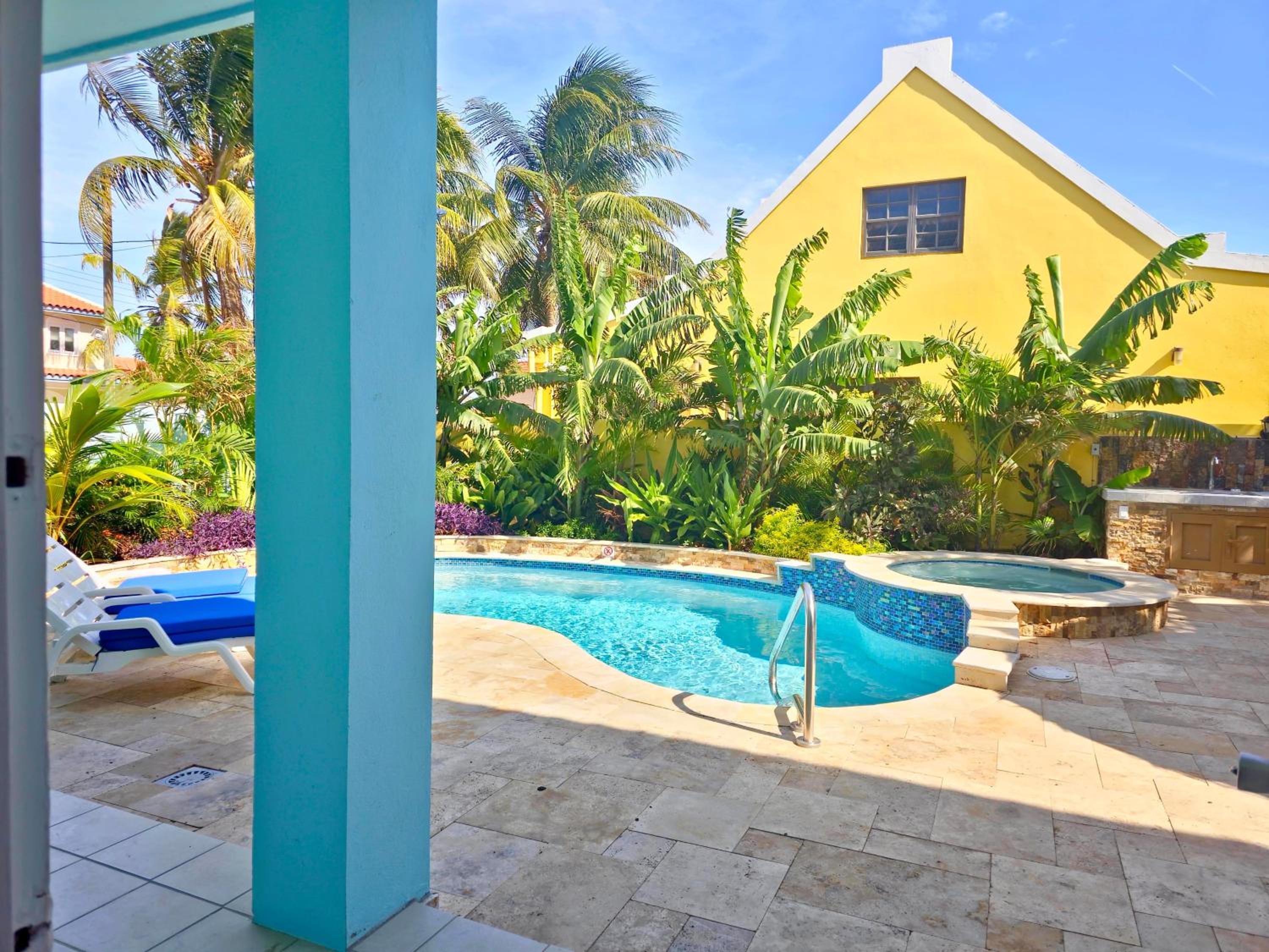 Elegant 1-bedroom apartment 3 km from Eagle beach