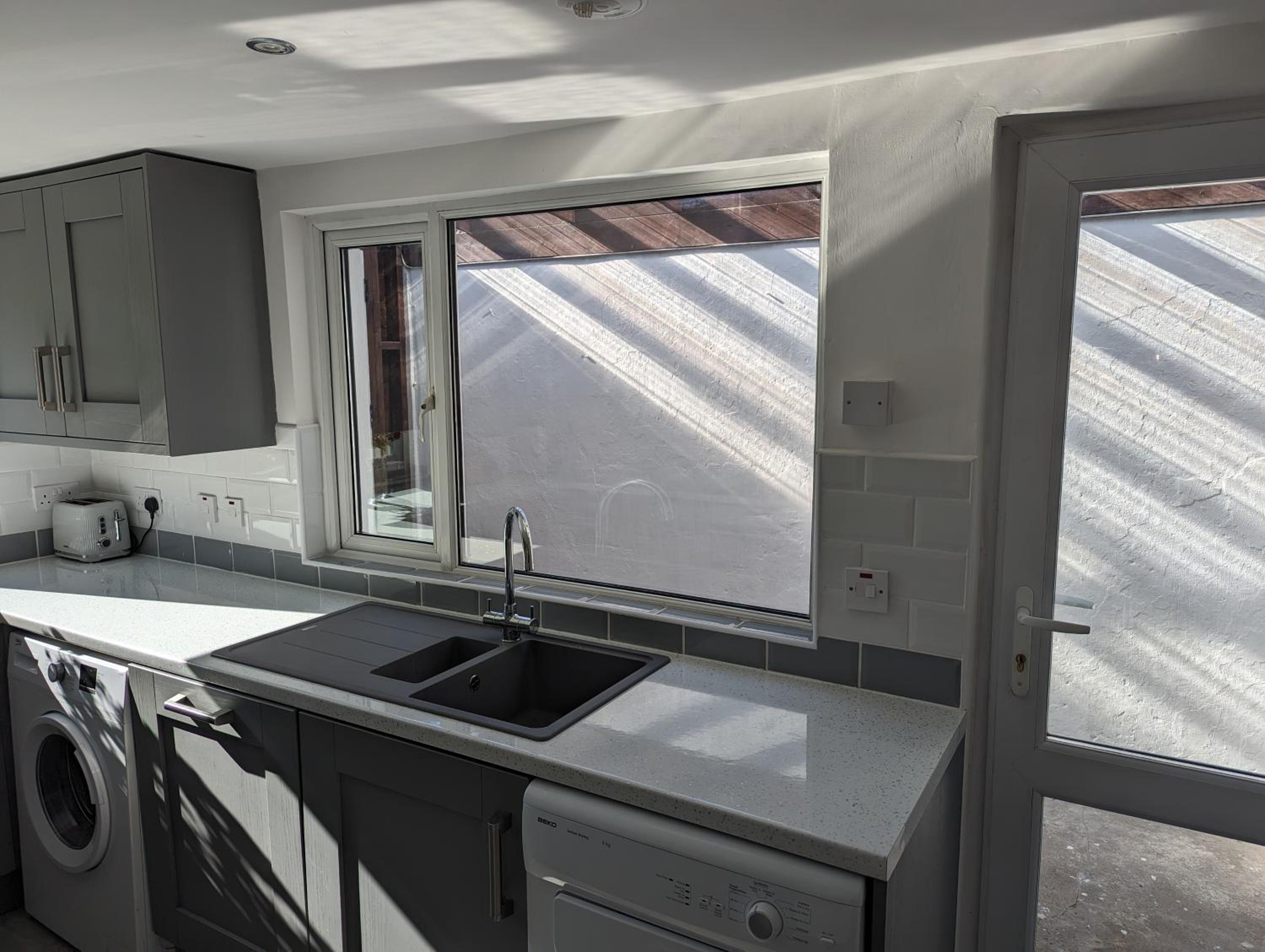Prospect House - Elegant 4-Bed Family Escape Near Ward Park & Marina