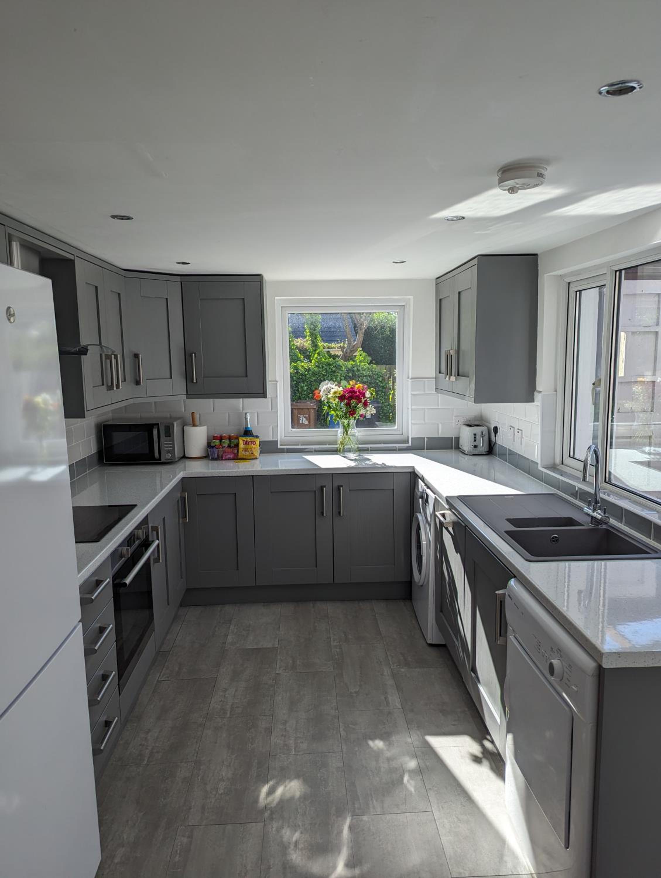 Prospect House - Elegant 4-Bed Family Escape Near Ward Park & Marina