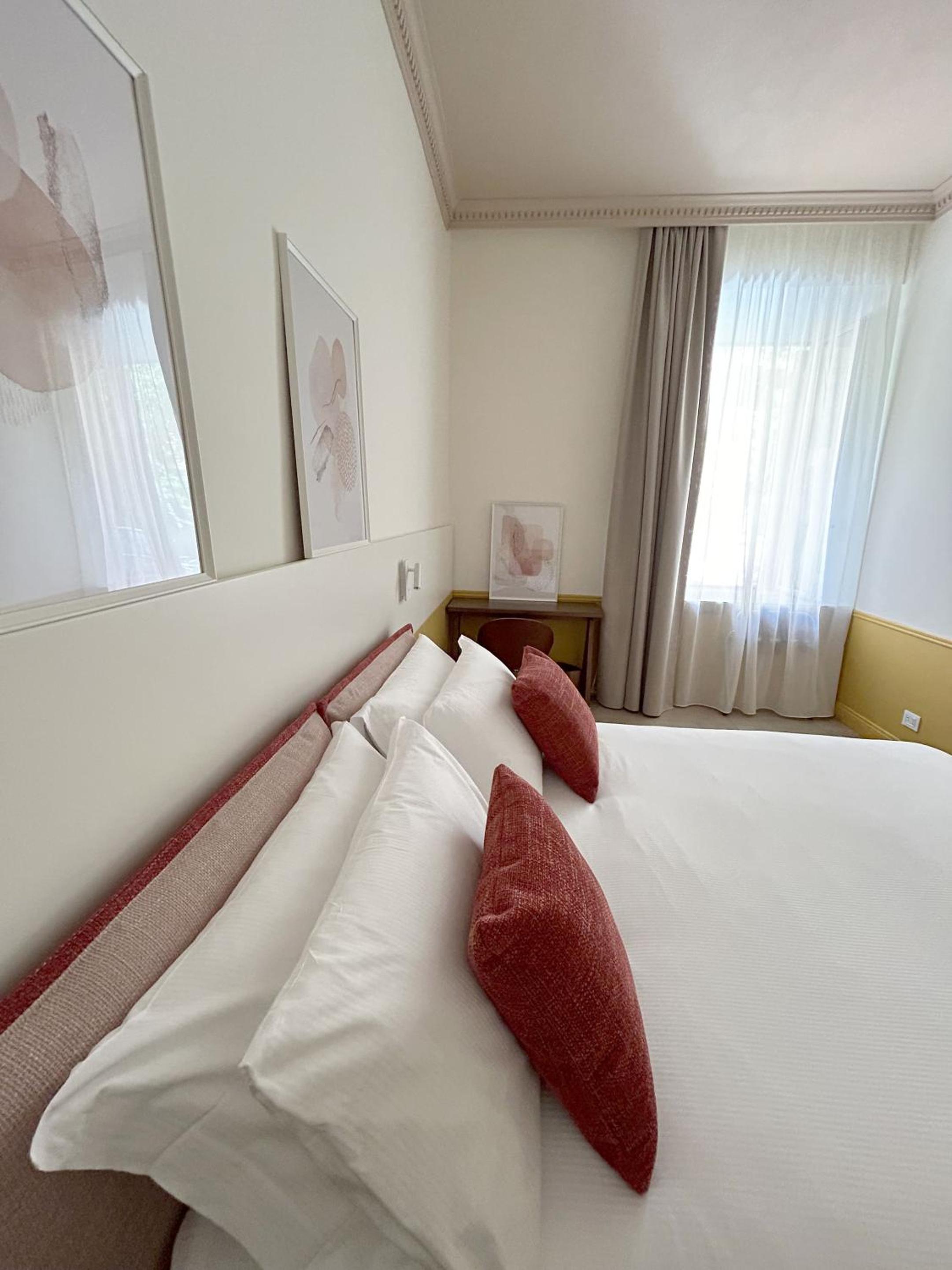 Astom Suites