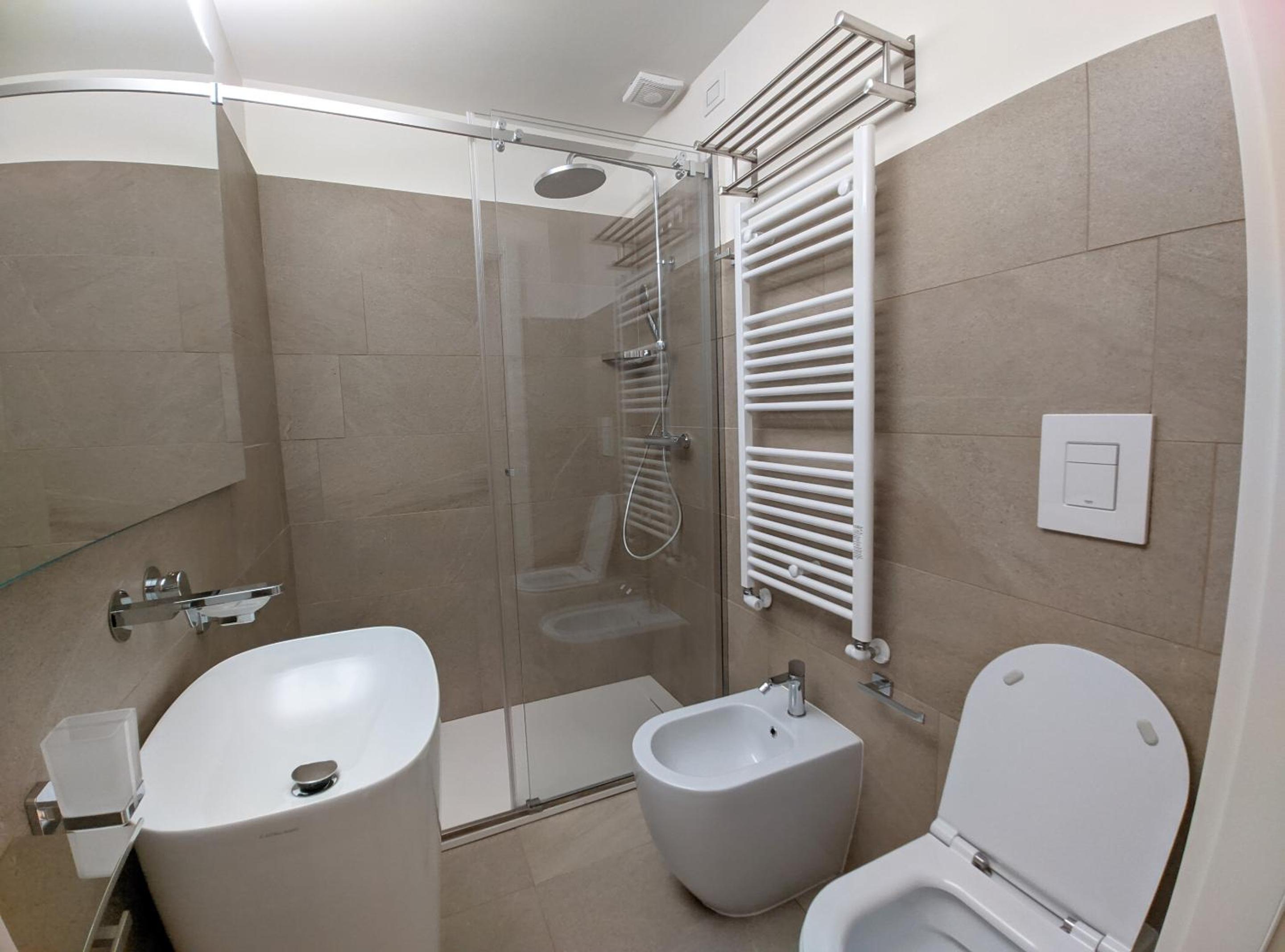 Astom Suites