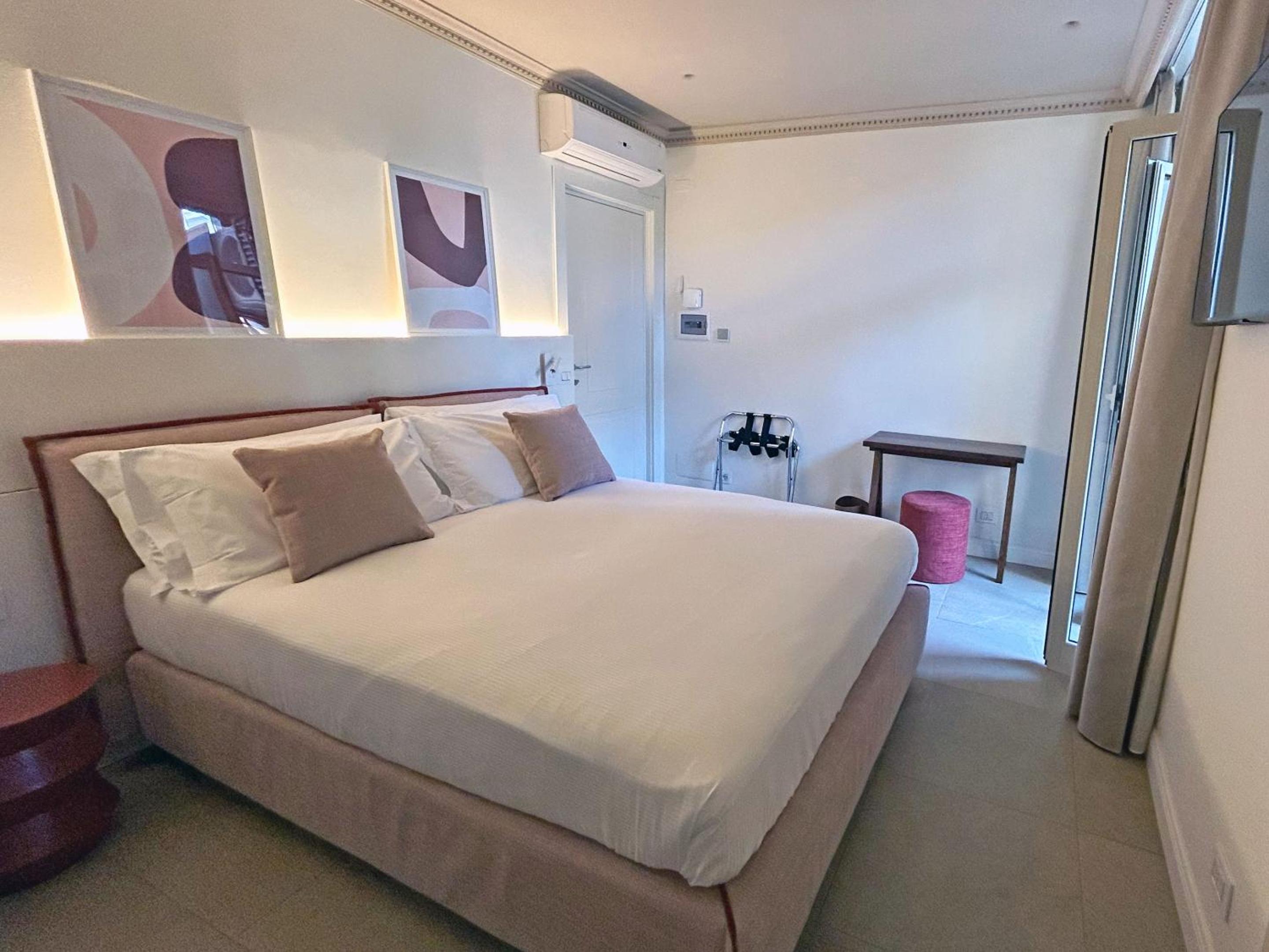 Astom Suites