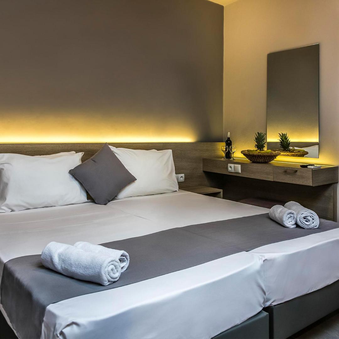 Elmi Beach Hotel & Suites