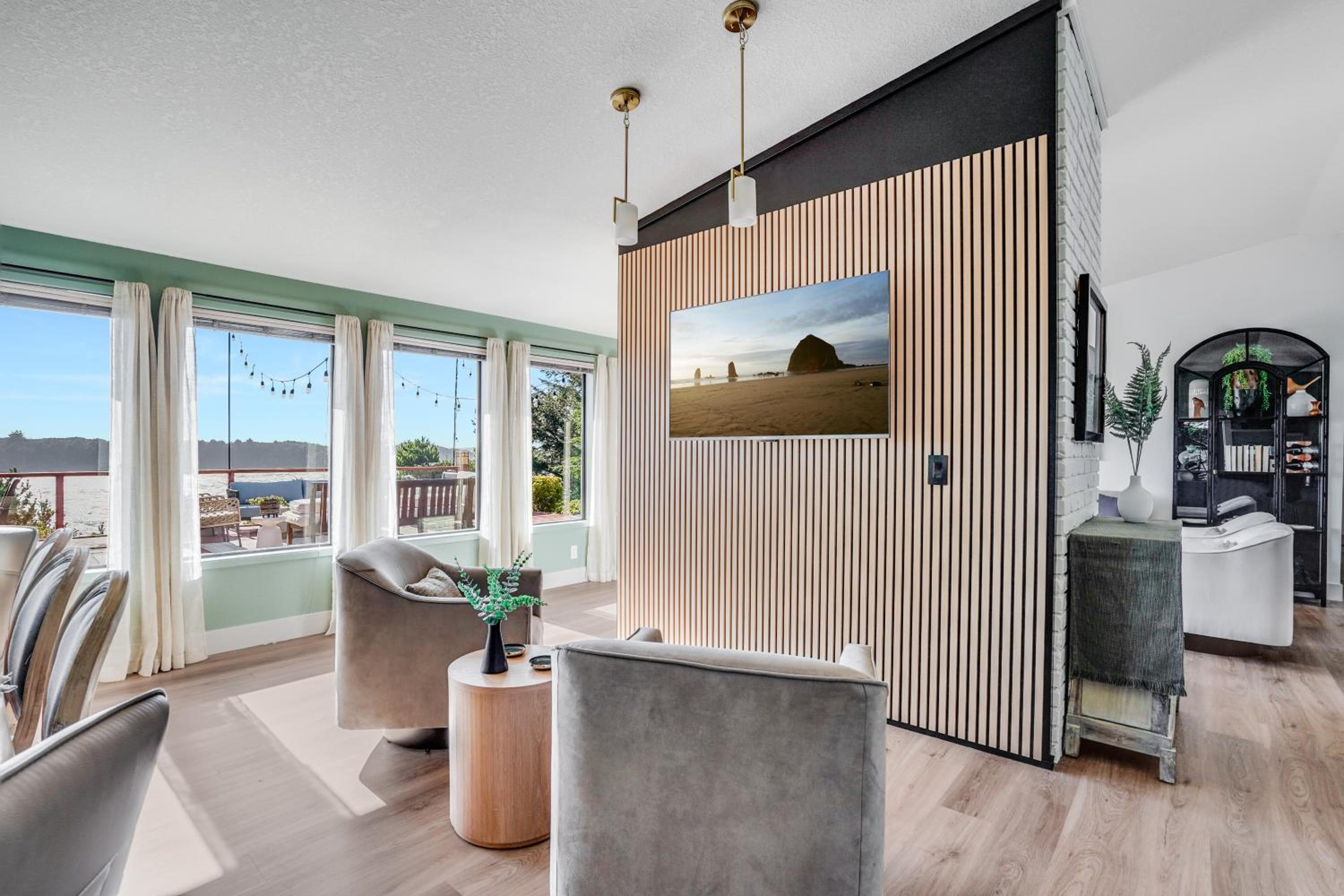 Riverfront! Family Friendly, Hot Tub, Fire Pit, EV view 4