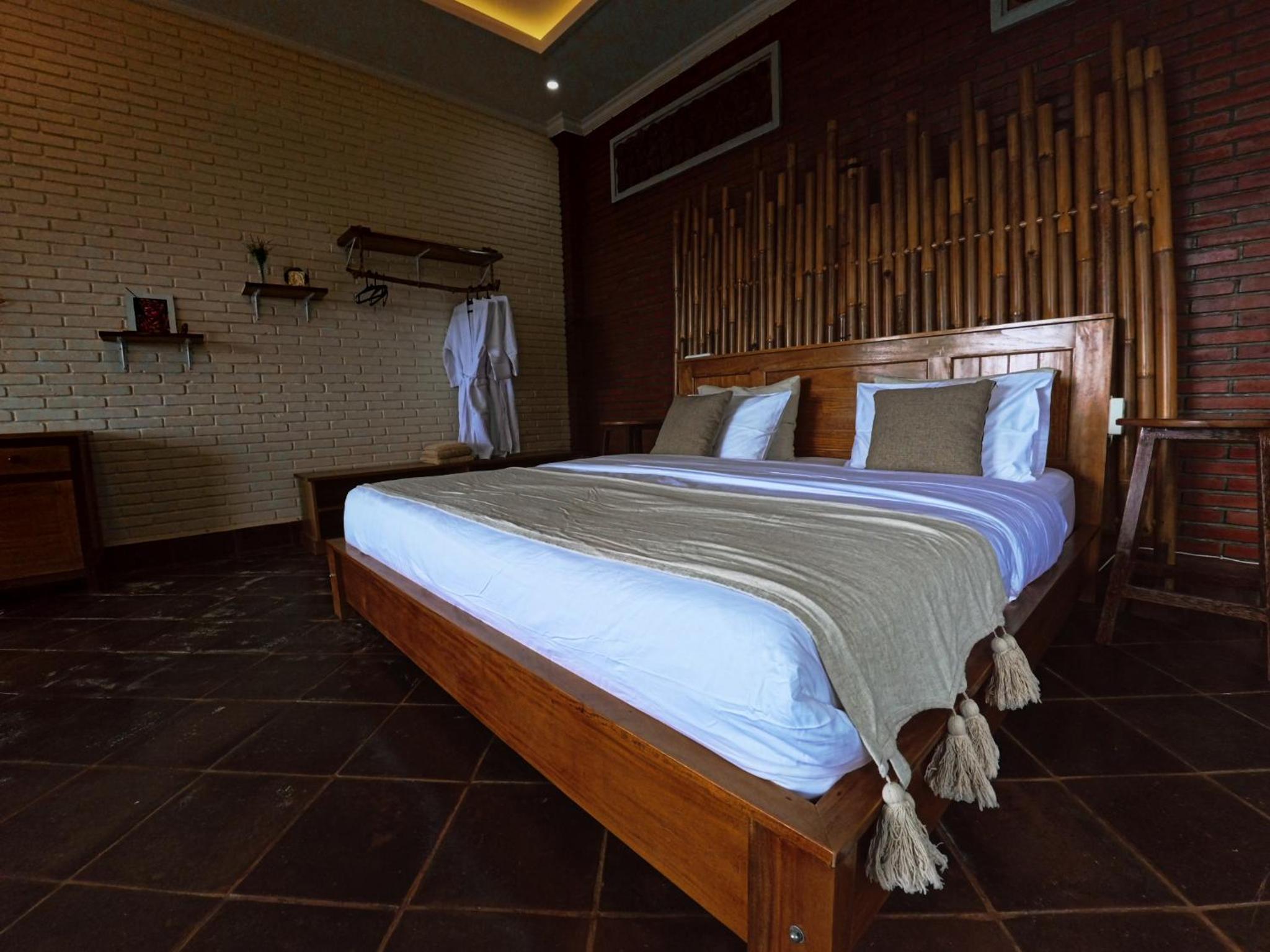 Kailash Lodge
