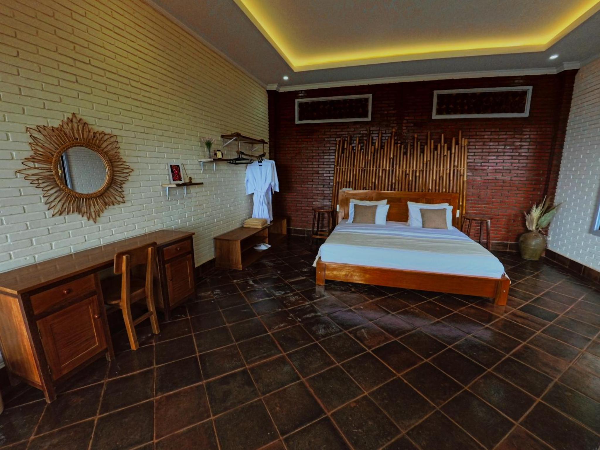 Kailash Lodge