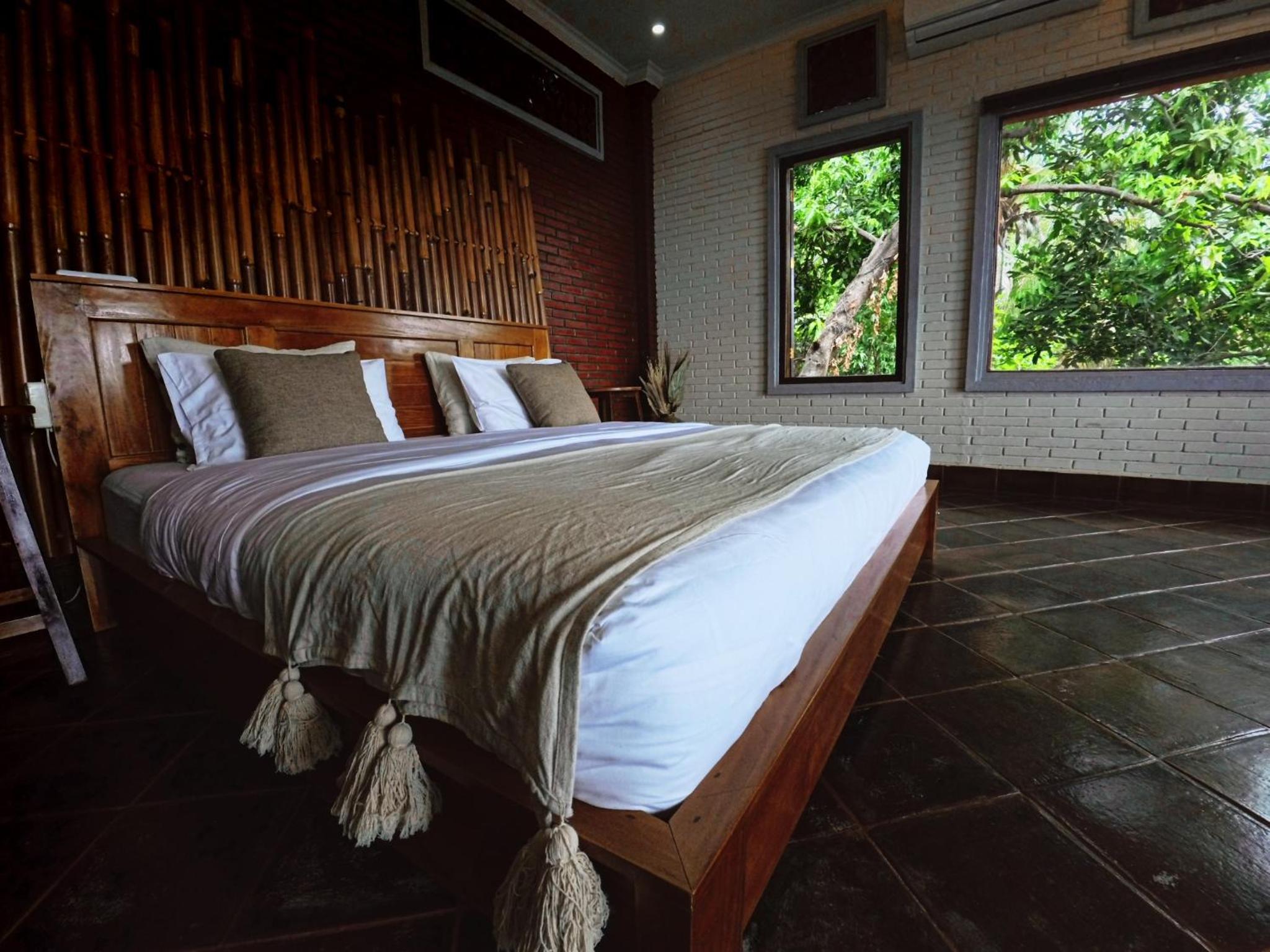 Kailash Lodge