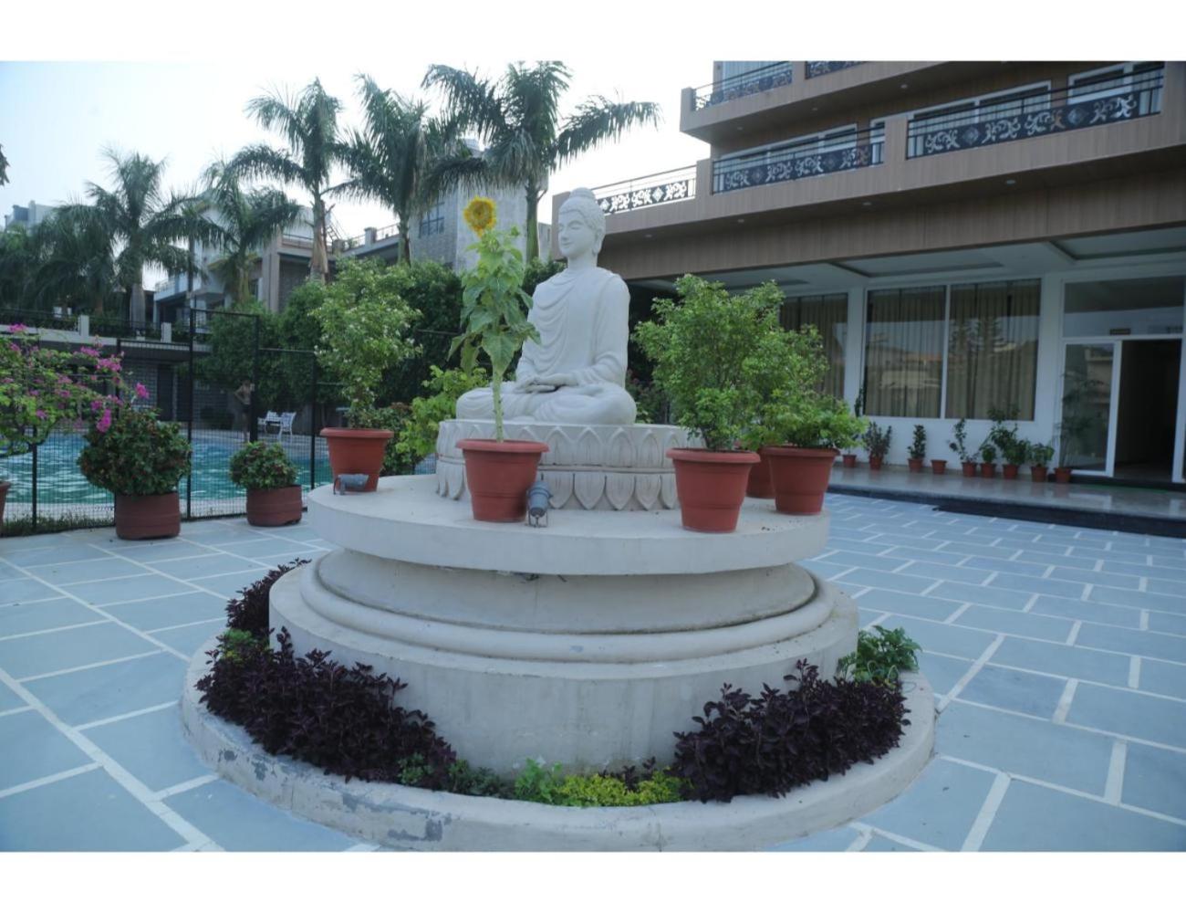 Pal Royal Resort, Paonta Sahib view 2