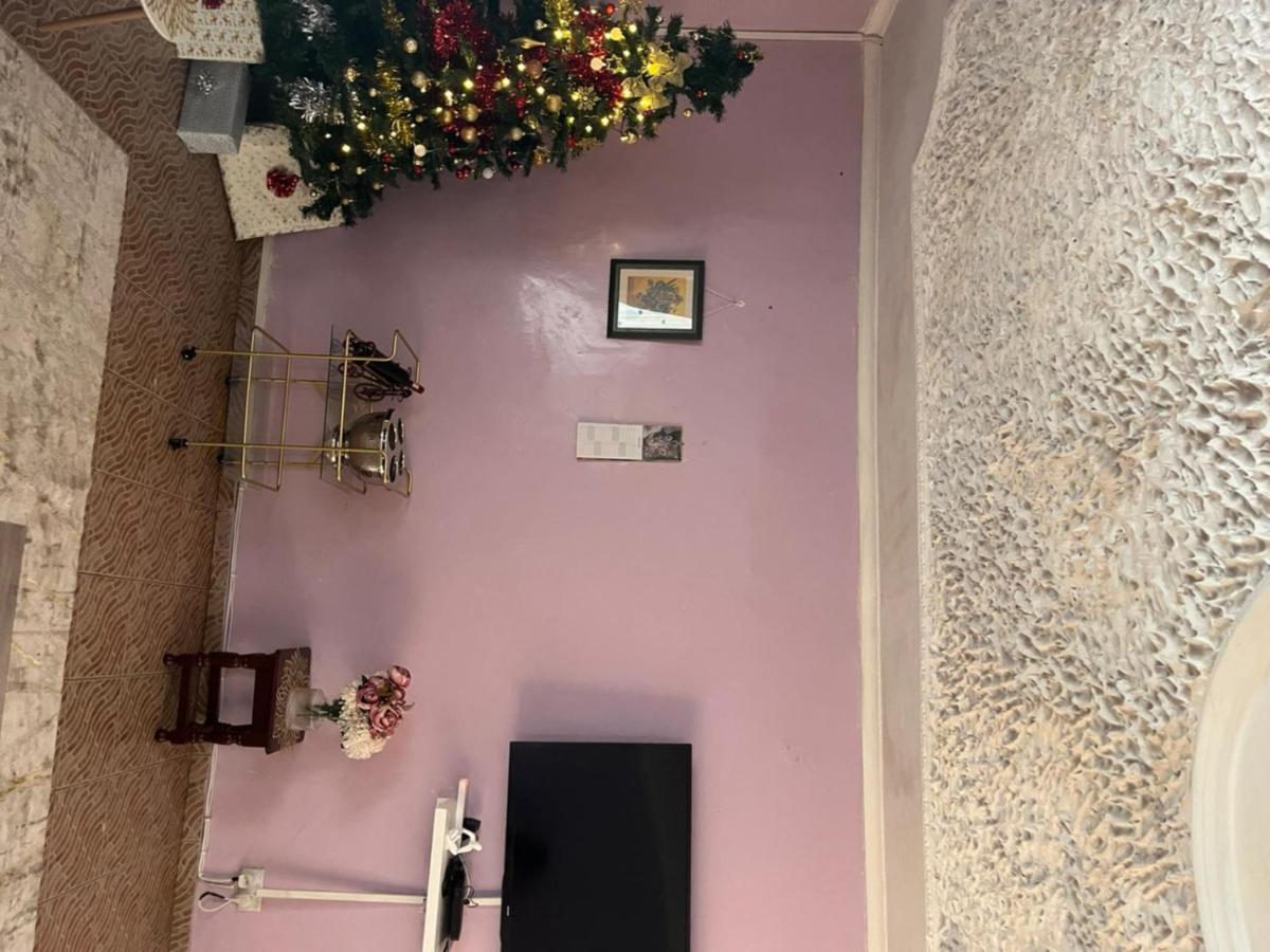 4 Bed Gated House-Sleeps 8-Private Parking
