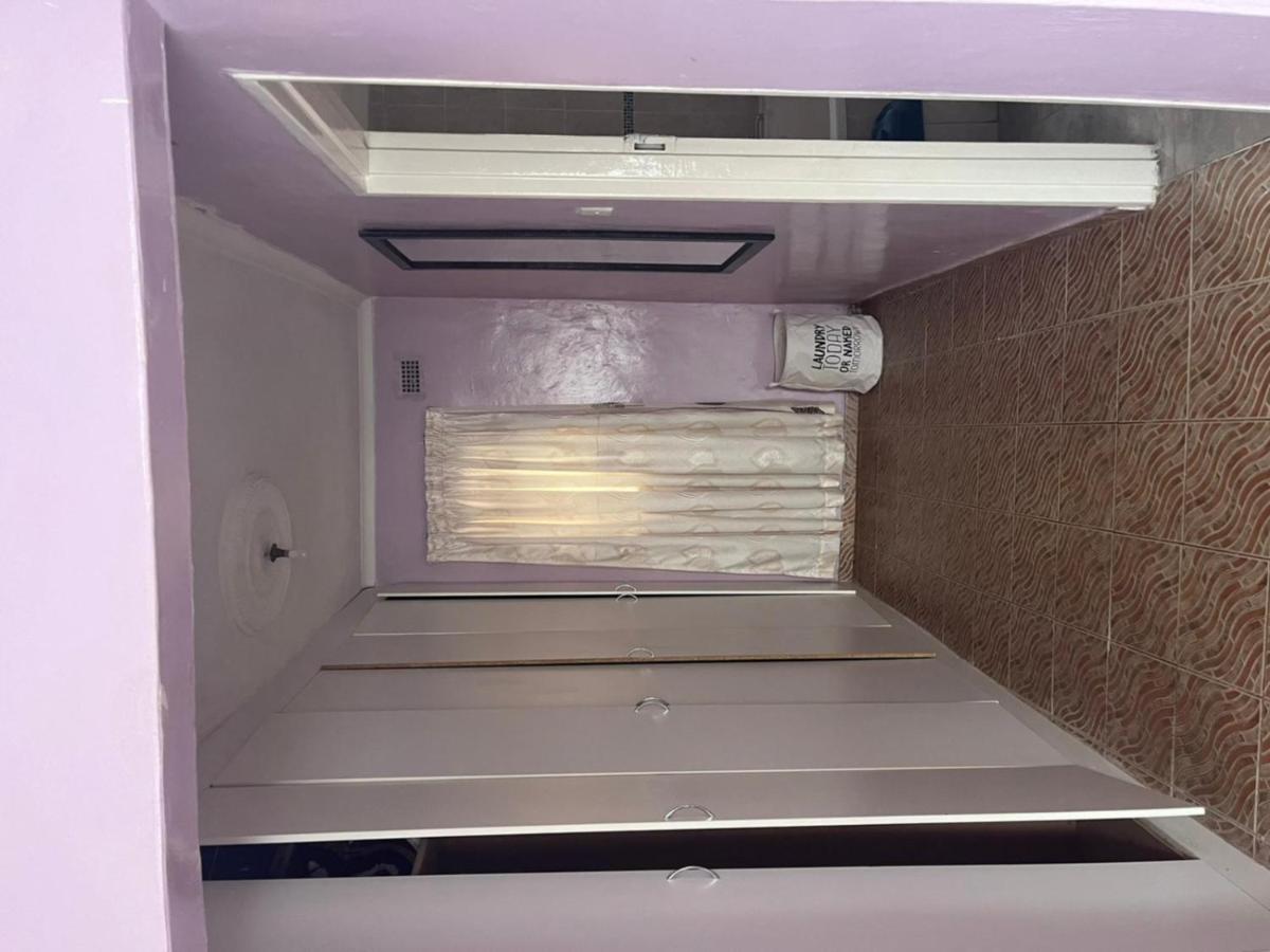 4 Bed Gated House-Sleeps 8-Private Parking