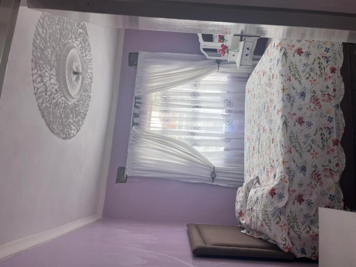 4 Bed Gated House-Sleeps 8-Private Parking