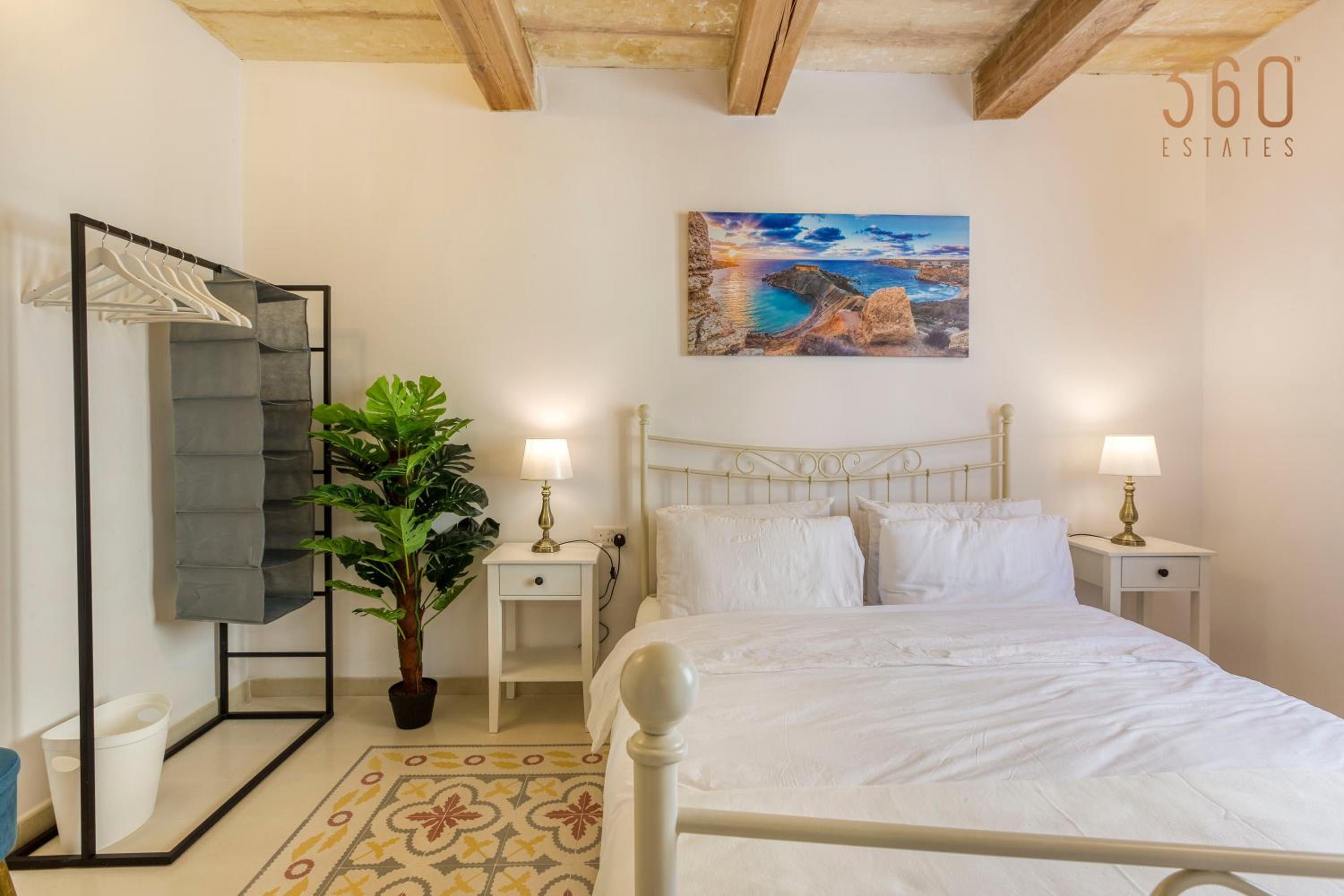 Authentic 2BR House of Character with Terrace by 360 Estates view 4