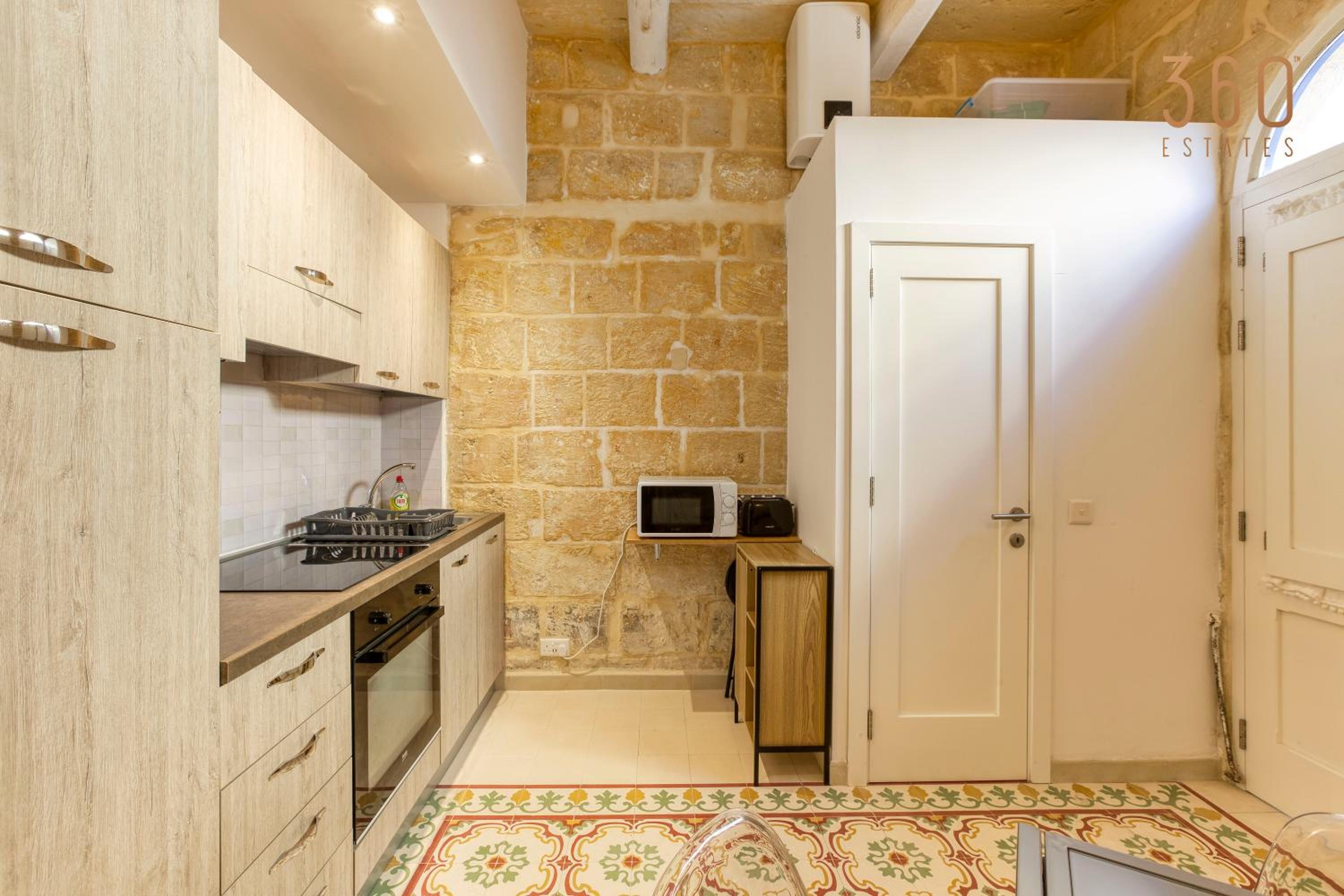 Authentic 2BR House of Character with Terrace by 360 Estates view 3