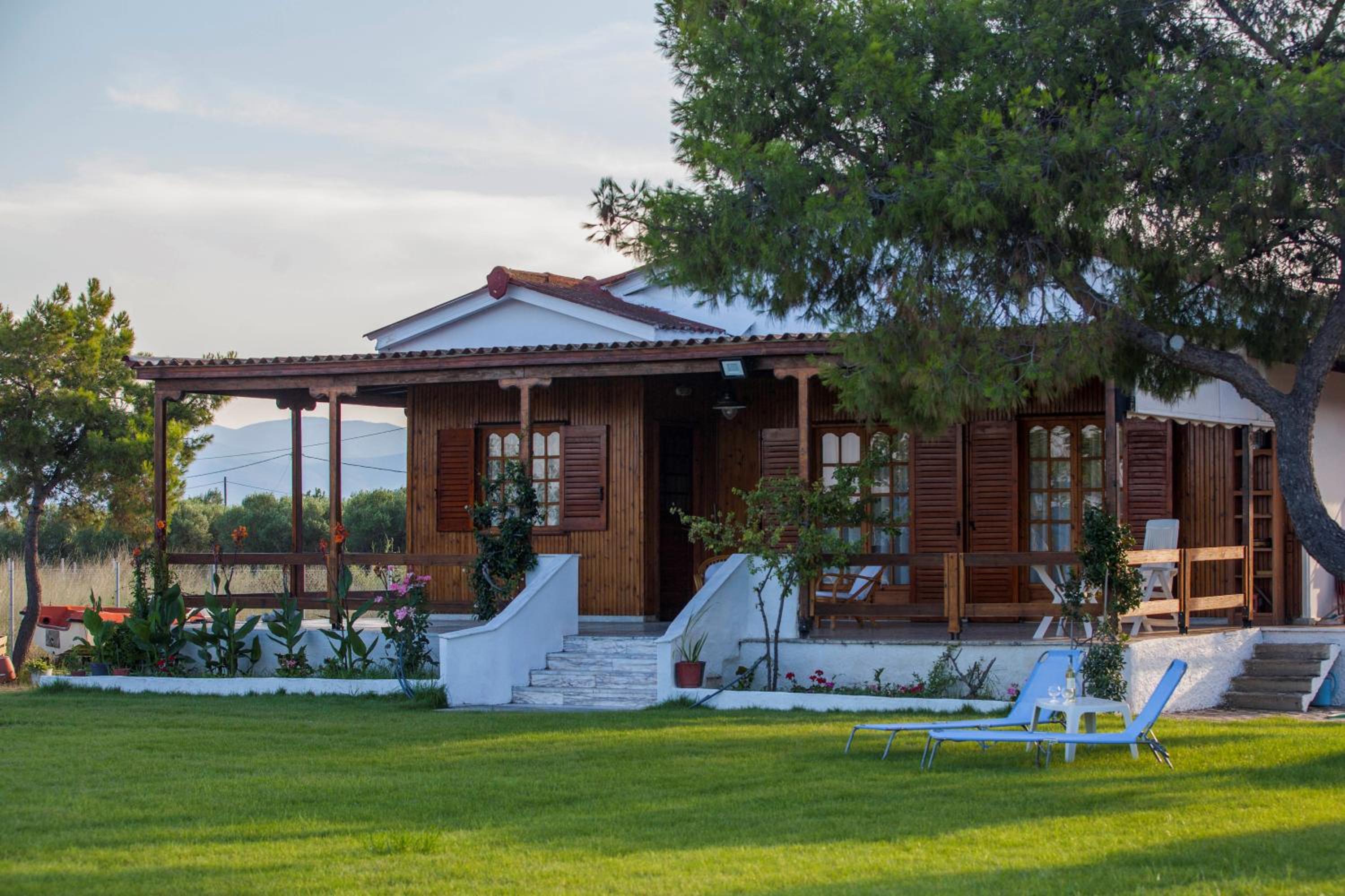 ThemiLia Beachfront, Luxury House view 4