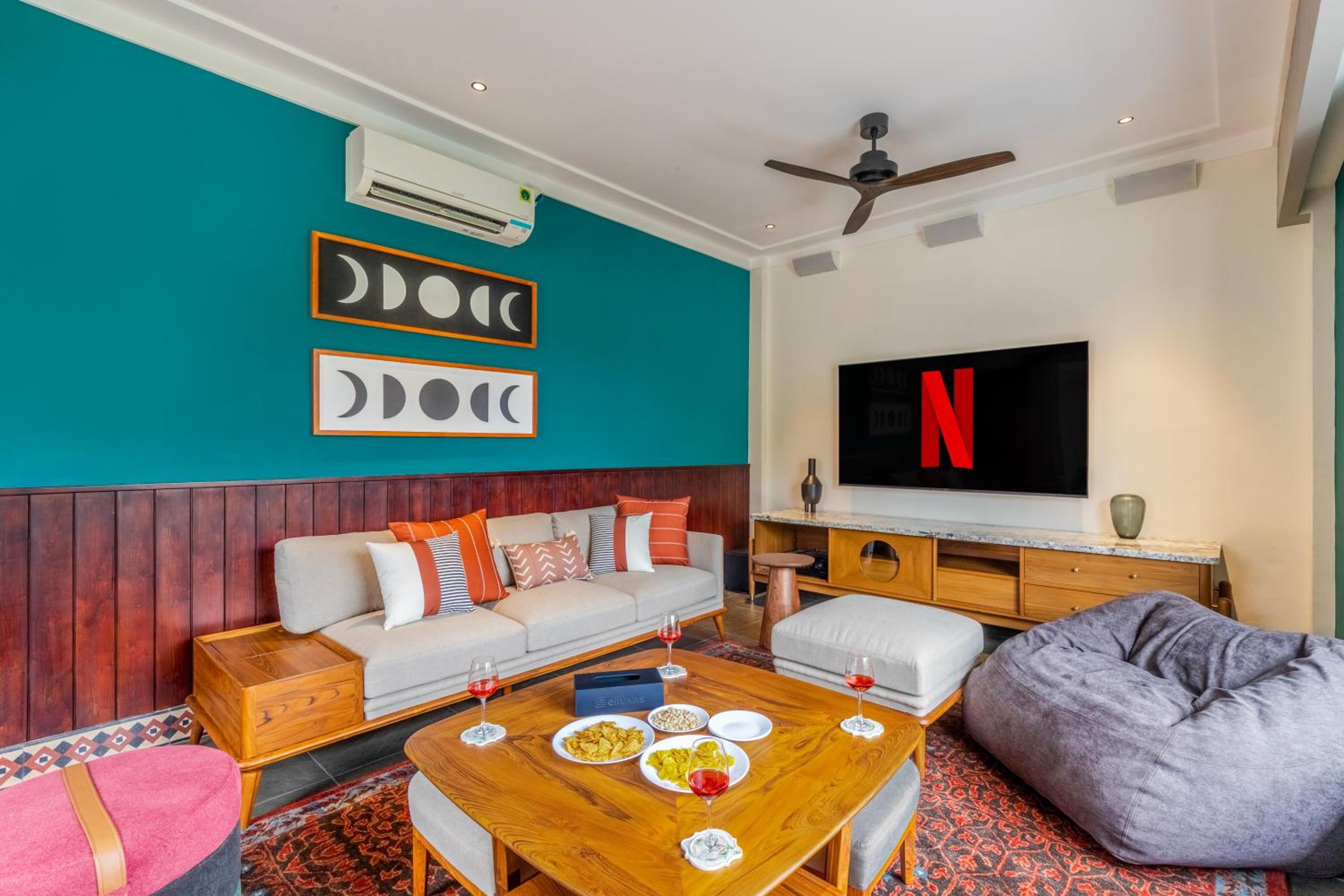 ELIVAAS 5 BHK With Entertainment Lounge & pvt pool - Taus Bagh view 4