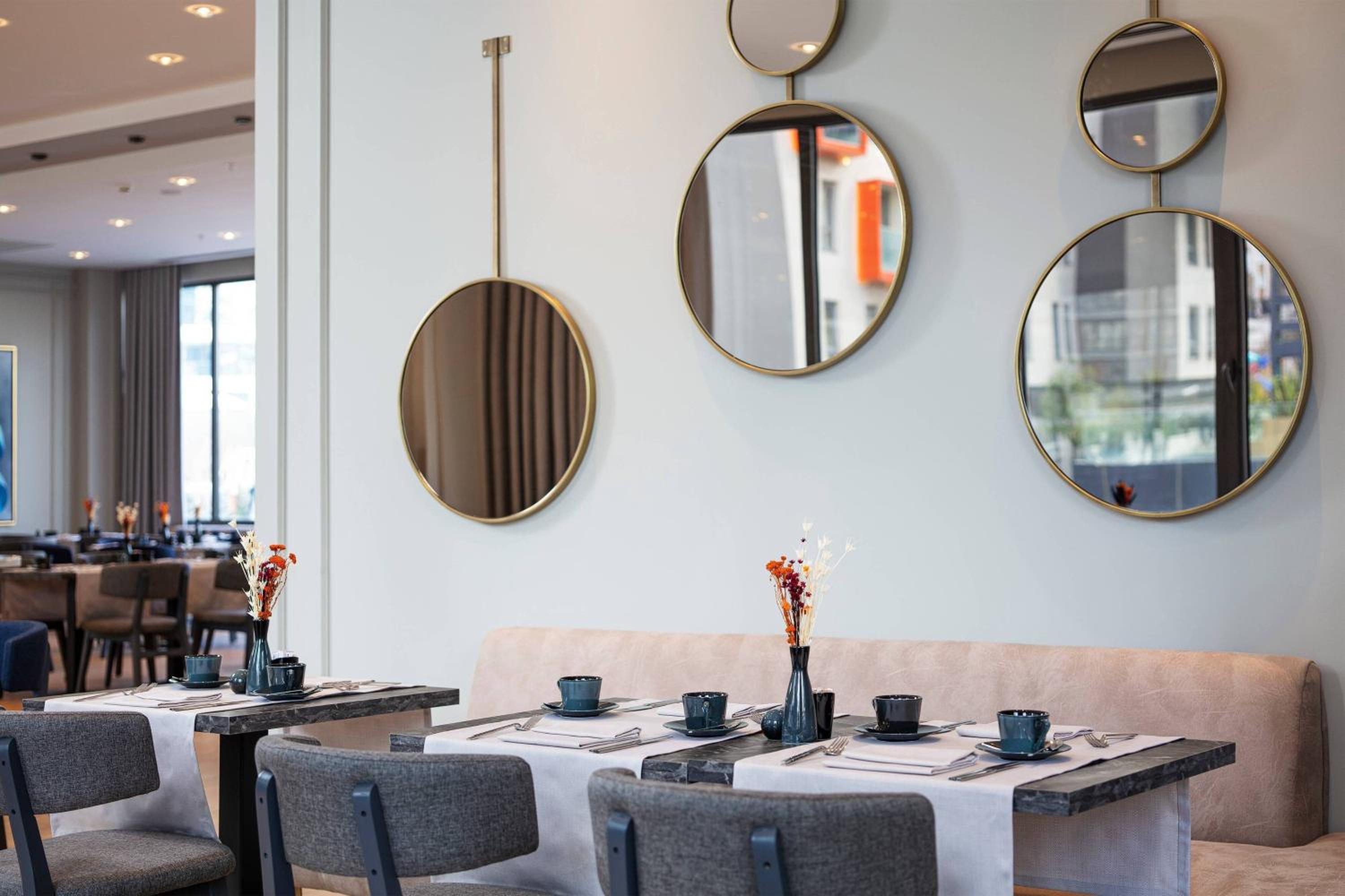 Delta Hotels by Marriott İstanbul Kağıthane - Image 69