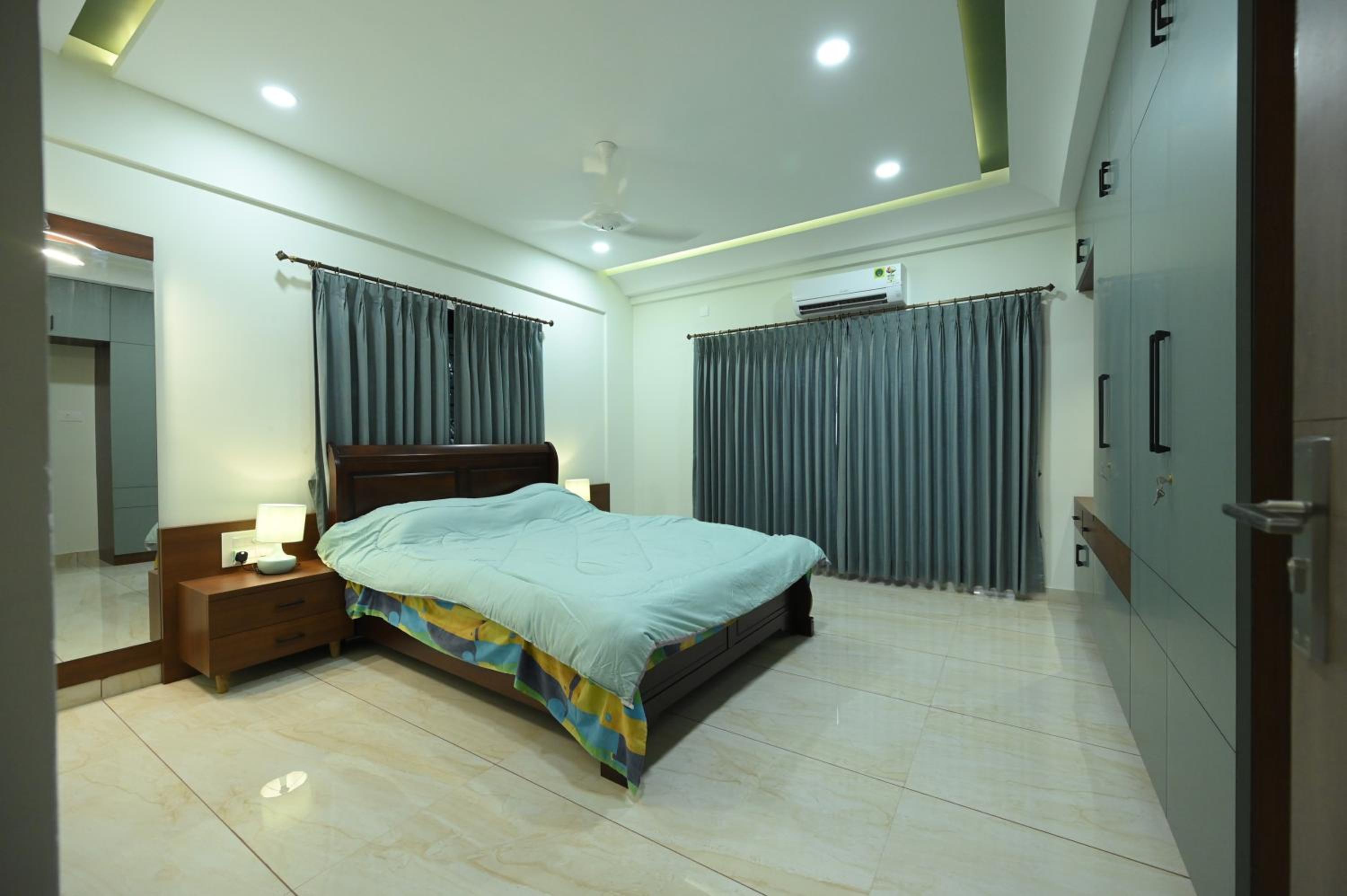 The Grace Residence - Unmarried Couples Not Allowed