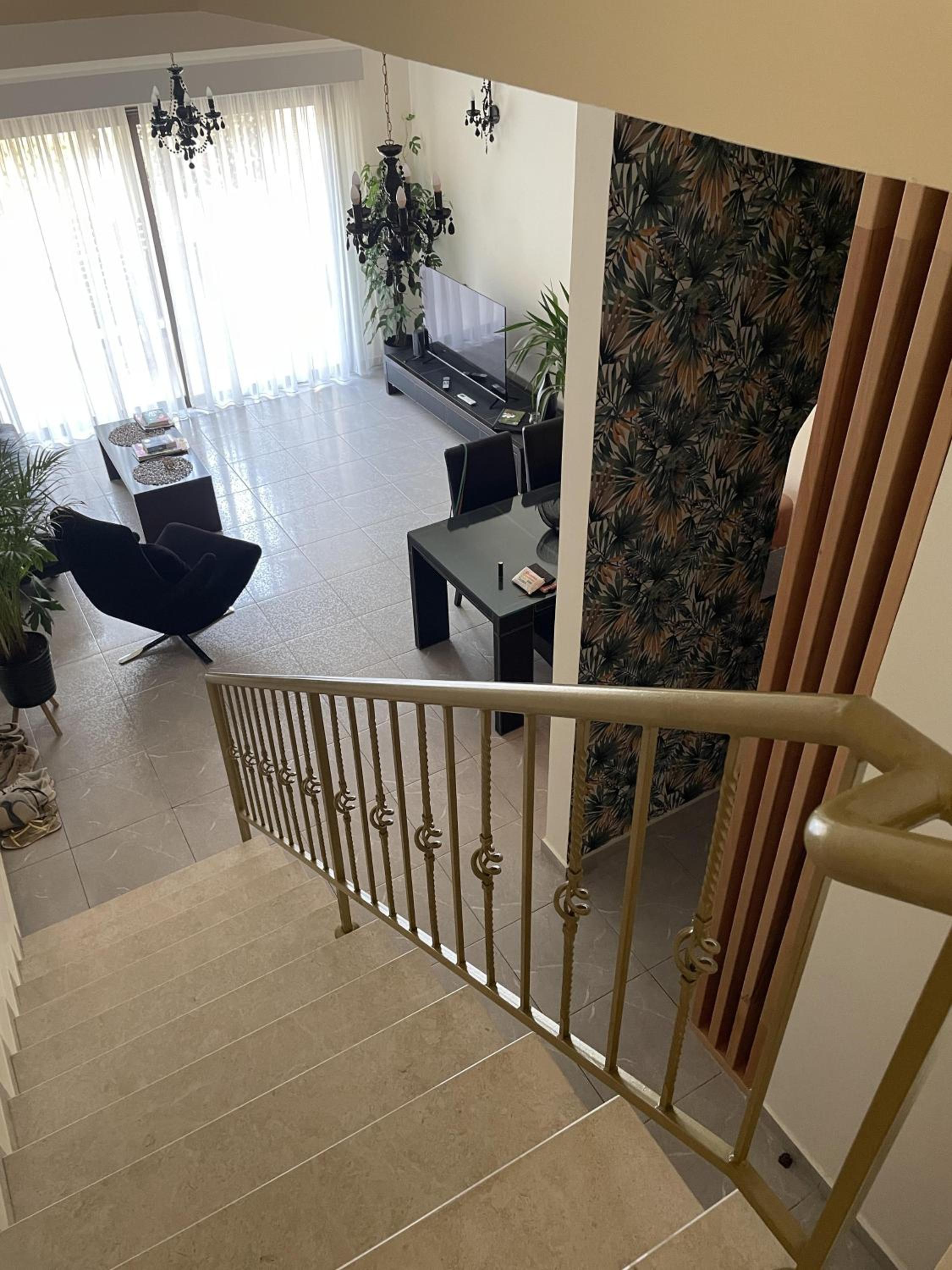 2 Bed Townhouse Sleeps 4 - Pool - Patio & Balcony